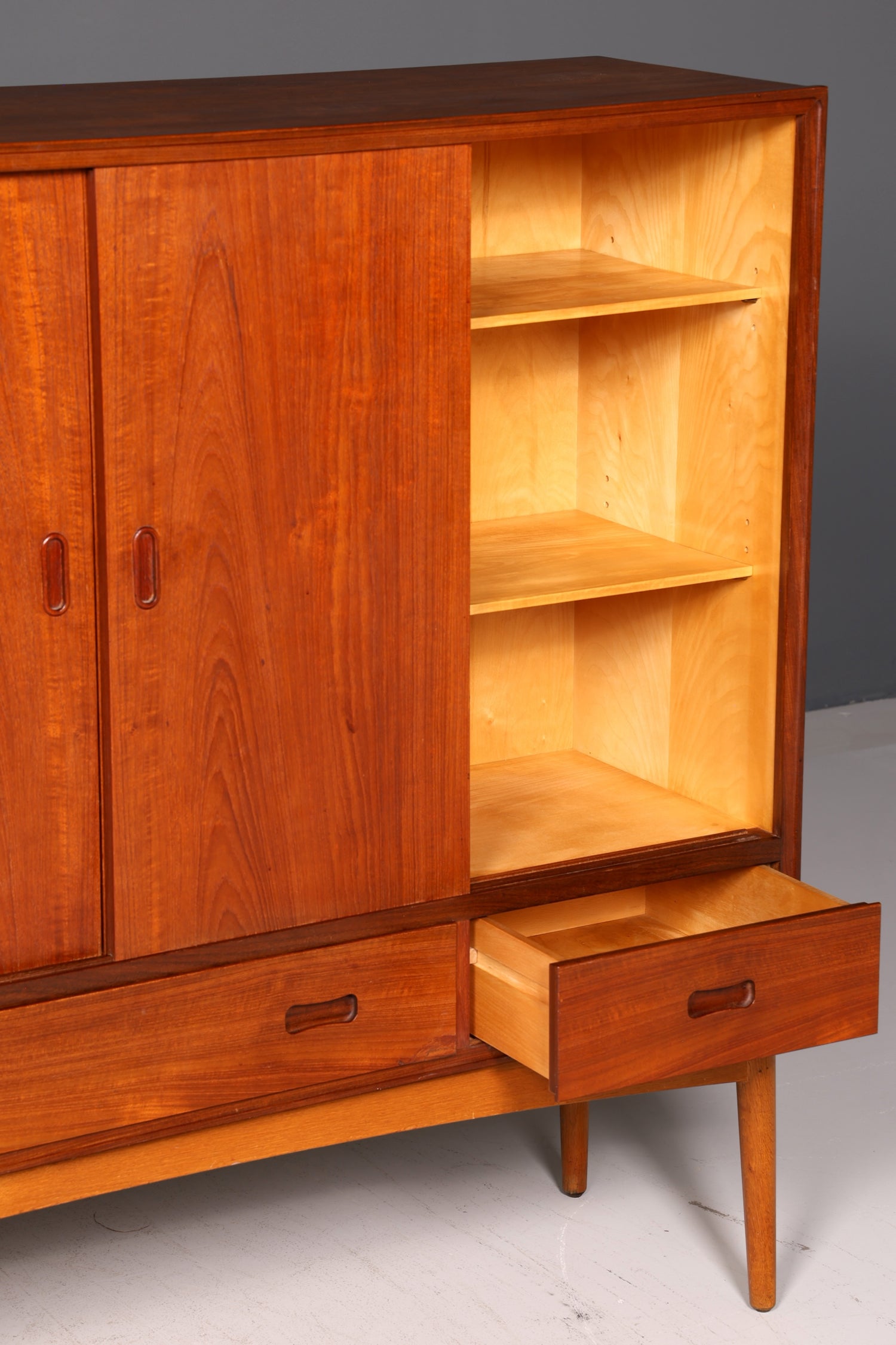 Wunderschönes Mid Century Highboard Vintage Schrank Retro Sideboard Danish Design Teak Holz Kommode