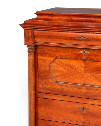 Hauptstadt Möblerei Biedermeier Sekretär aus massivem Echtholz mit feiner Maserung und antiken Messingbeschlägen