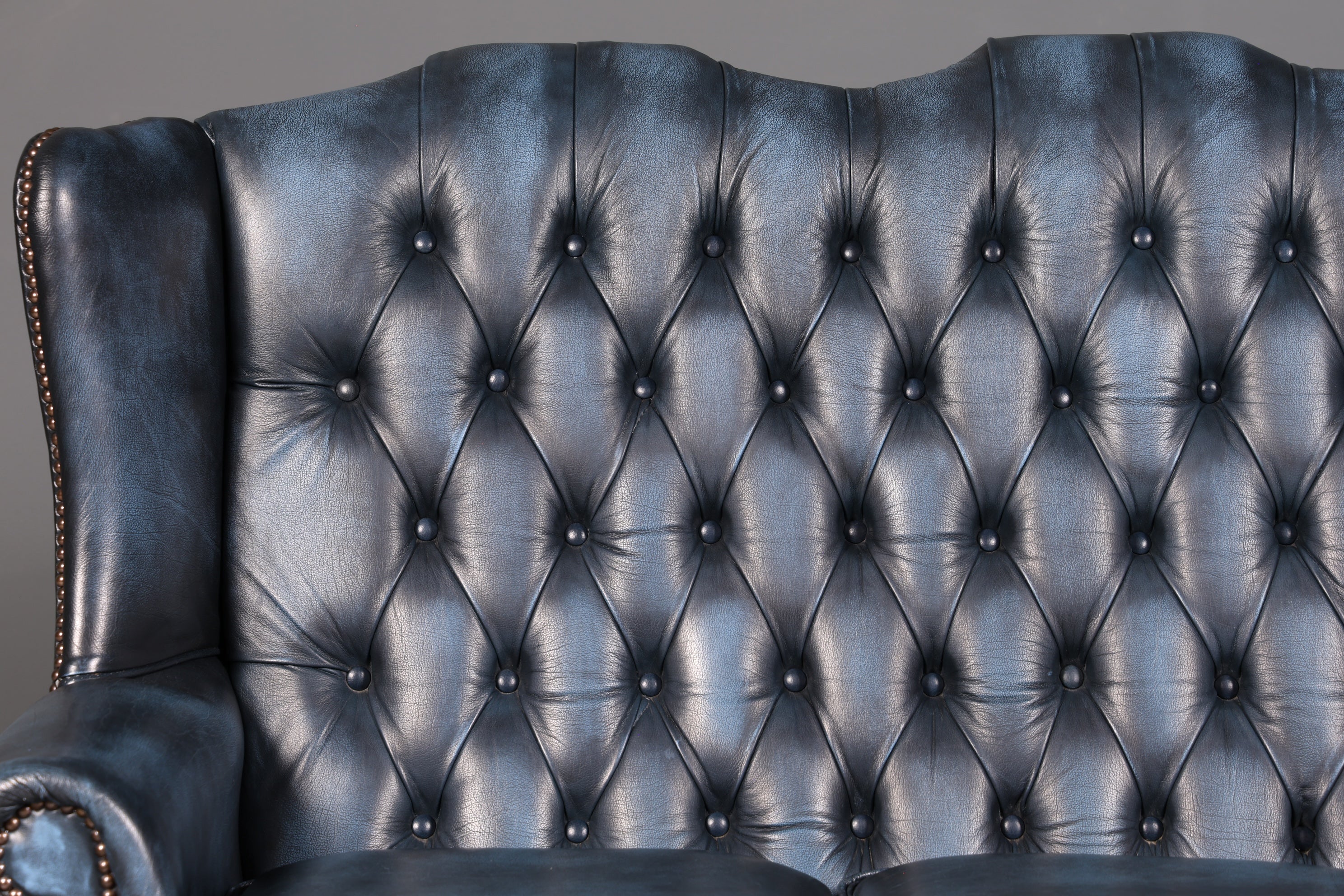 Wunderschönes Original Chesterfield 3-Sitzer Sofa Queen Anne Blau Englische Leder Couch England Polstersofa