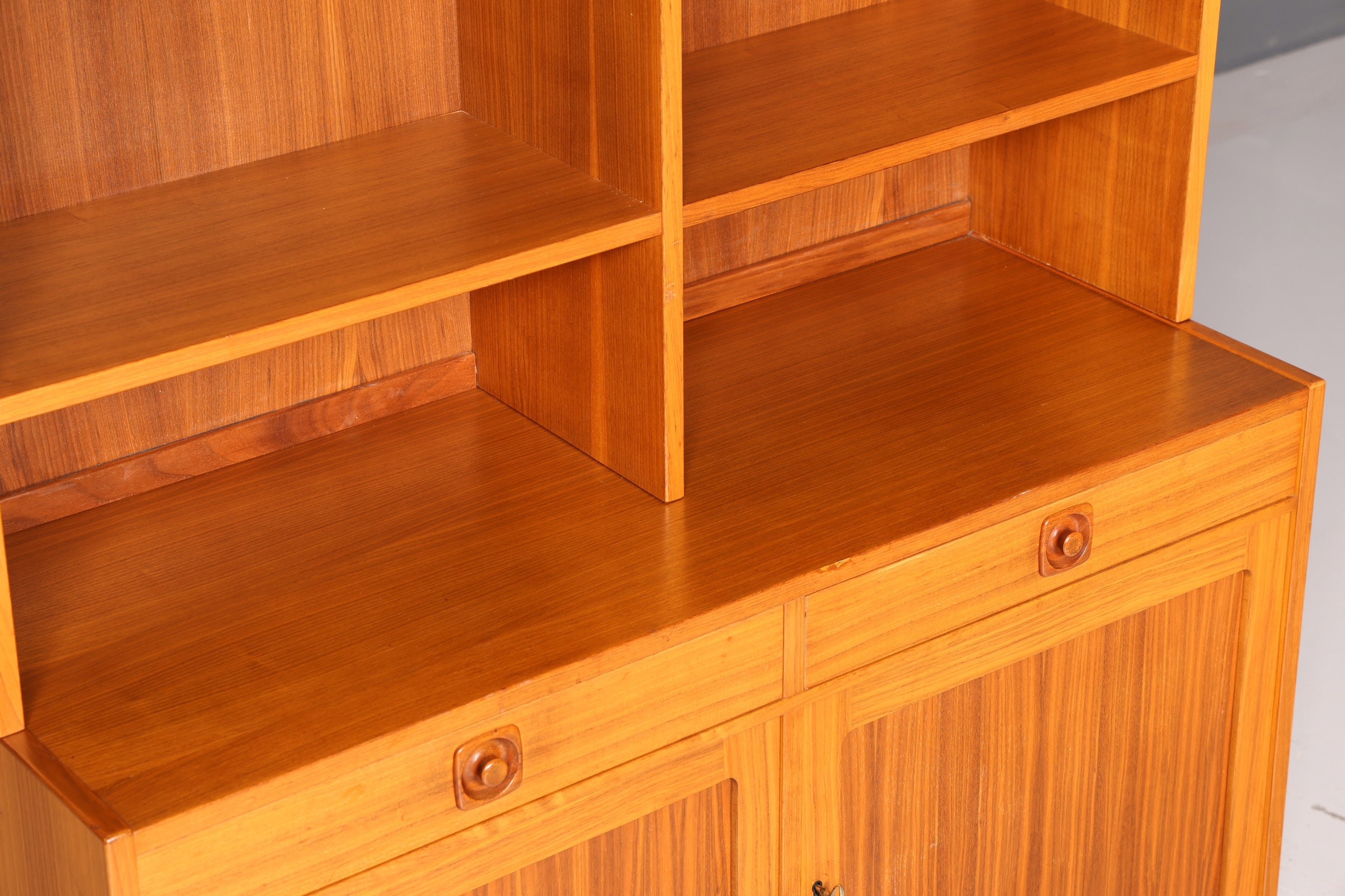 Traumhaftes Mid Century Regal Schrank Danish Design Retro Kommode Vintage Bücherregal 60er Jahre