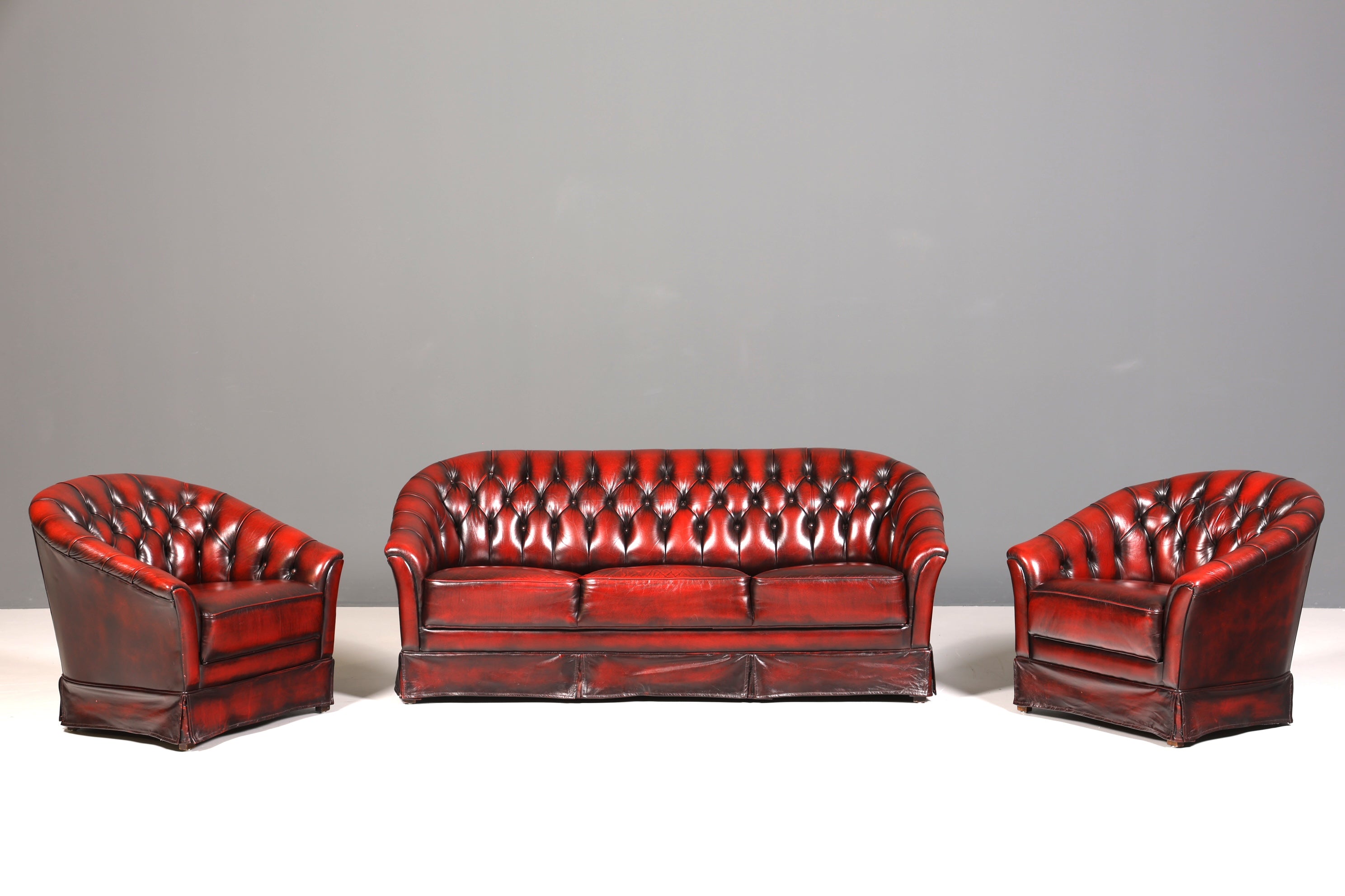 Stilvoller Original Chesterfield Sessel Englischer Armlehnsessel Oxblood Englisch Herrensessel 2 von 2