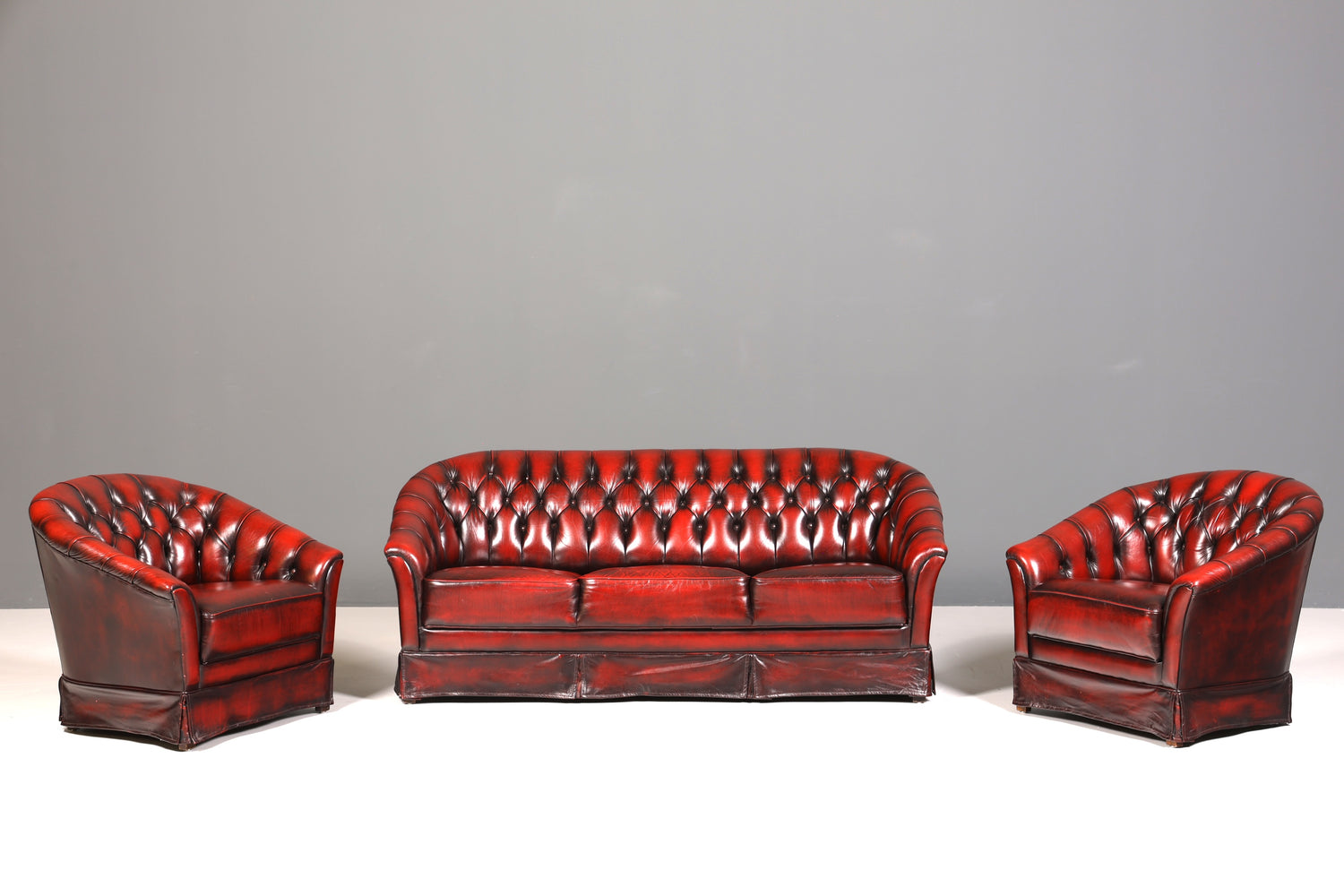 Stilvoller Original Chesterfield Sessel Englischer Armlehnsessel Oxblood Englisch Herrensessel 1 von 2