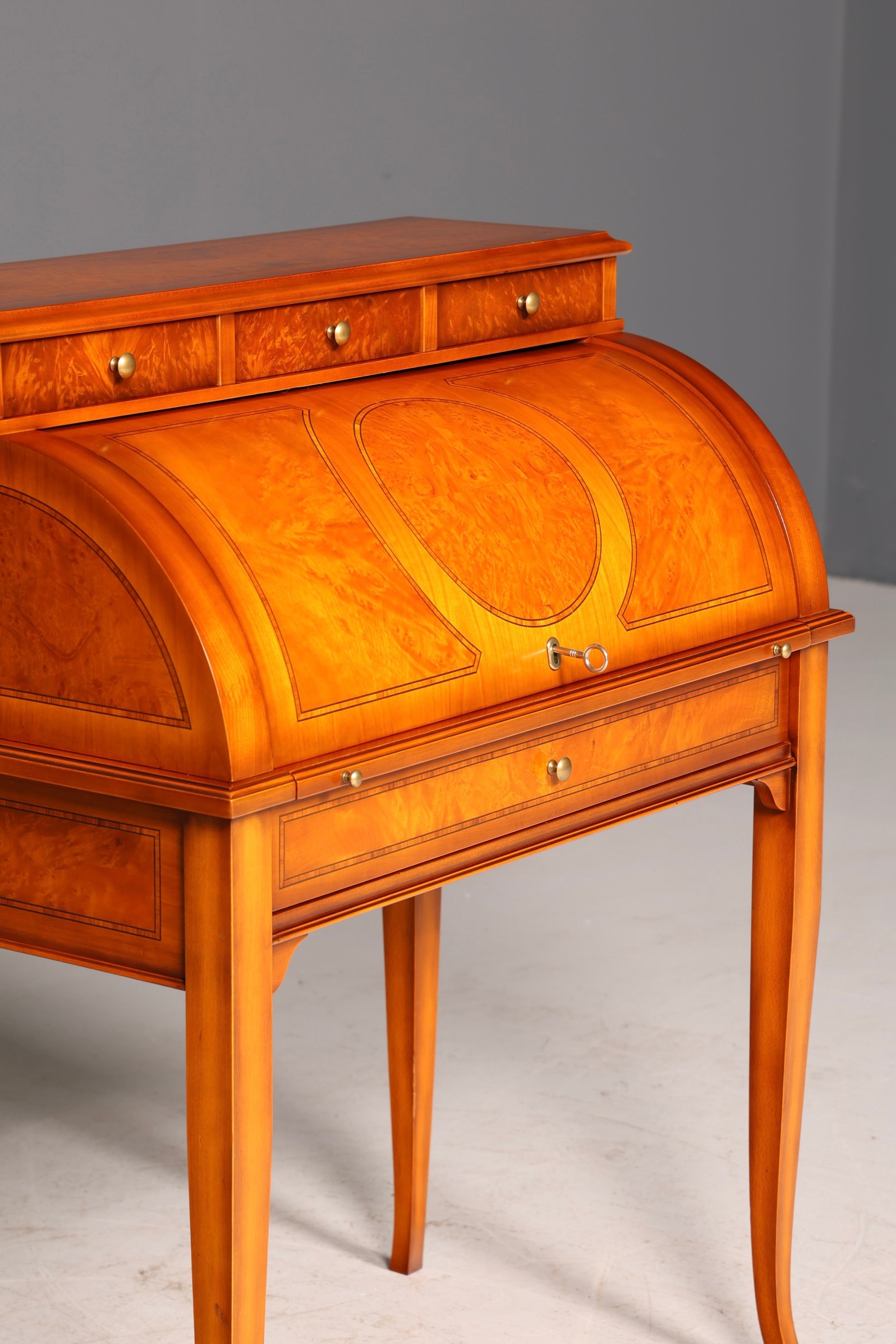 Wunderschöner Rollsekretär Zylindersekretär Sekretär im Barock Stil Antik um 1930 Büro Schreibkommode