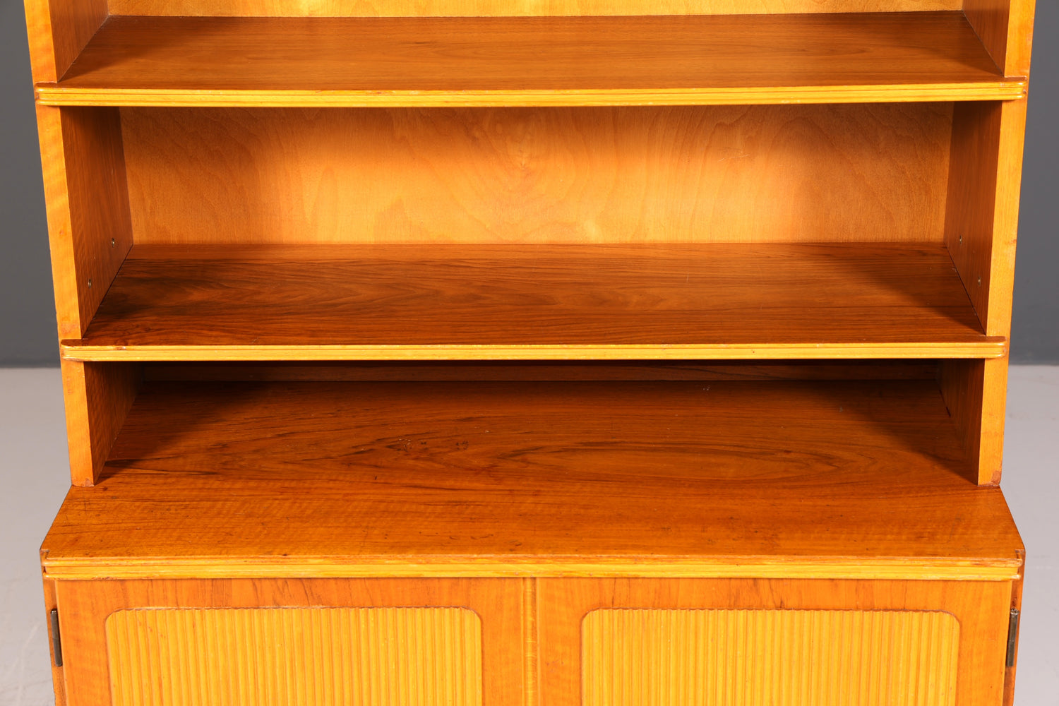 Wunderschöner Mid Century Schrank Highboard Vintage Bücherregal Holz Kommode 60s Designklassiker
