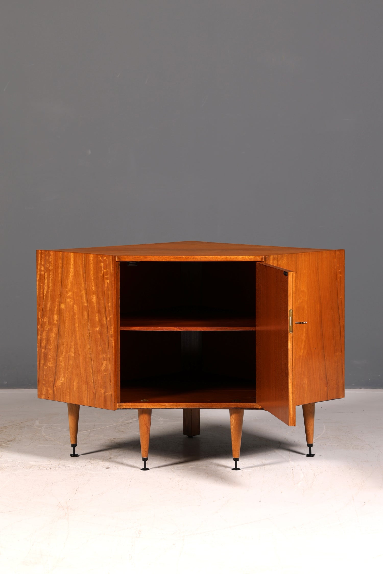 Wunderschöne Mid Century Eckkommode Vintage Schrank Eckschrank 60er Jahre Kommode echt Holz