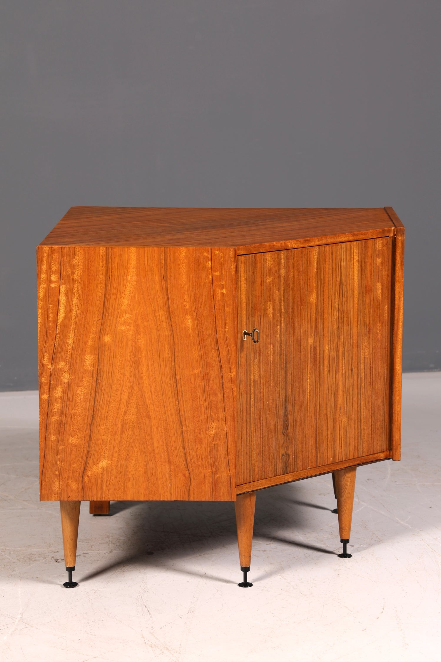 Wunderschöne Mid Century Eckkommode Vintage Schrank Eckschrank 60er Jahre Kommode echt Holz