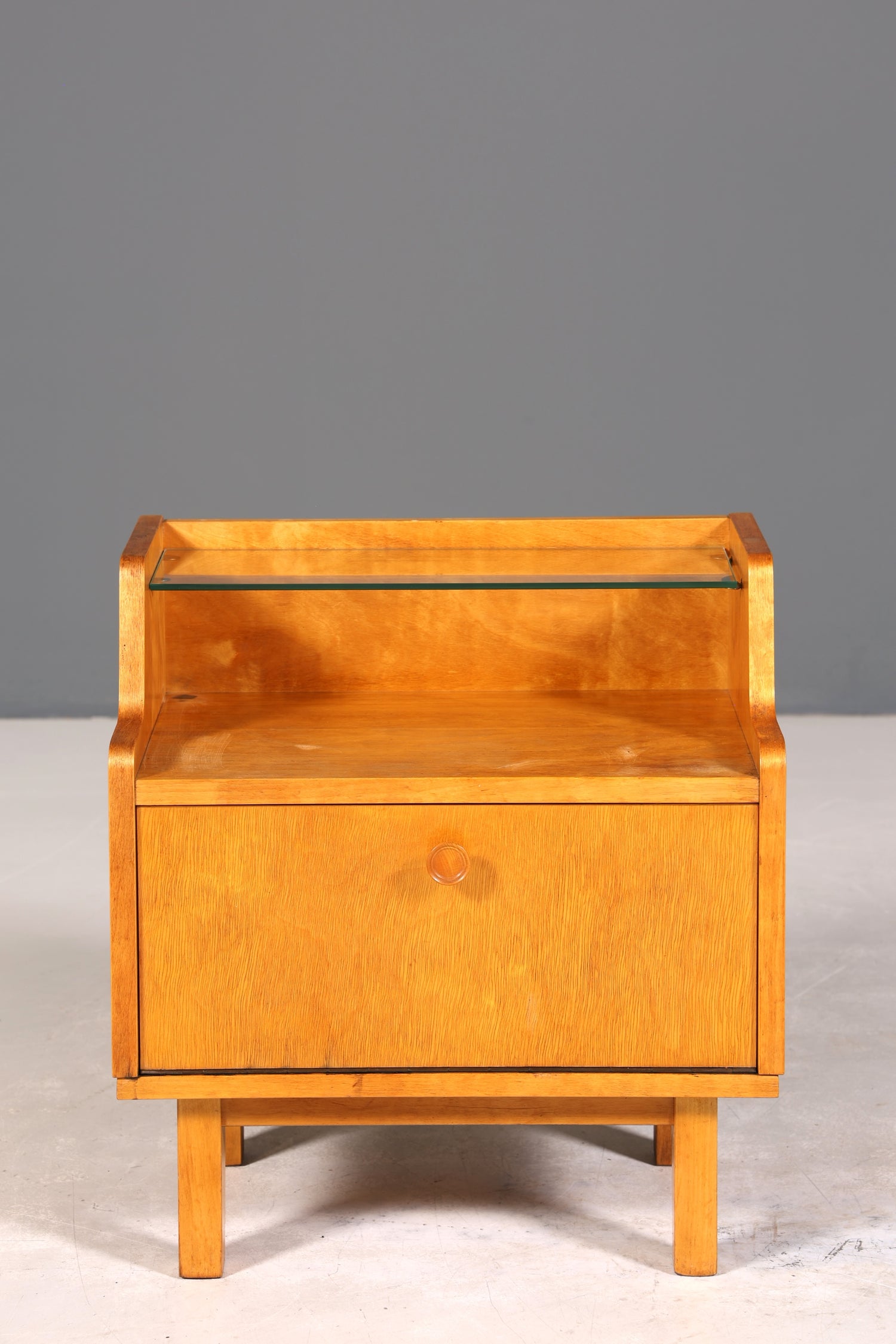 Schlichte Mid Century Kommode Vintage Klappschränkchen Danish Design Nachttisch 2 von 2