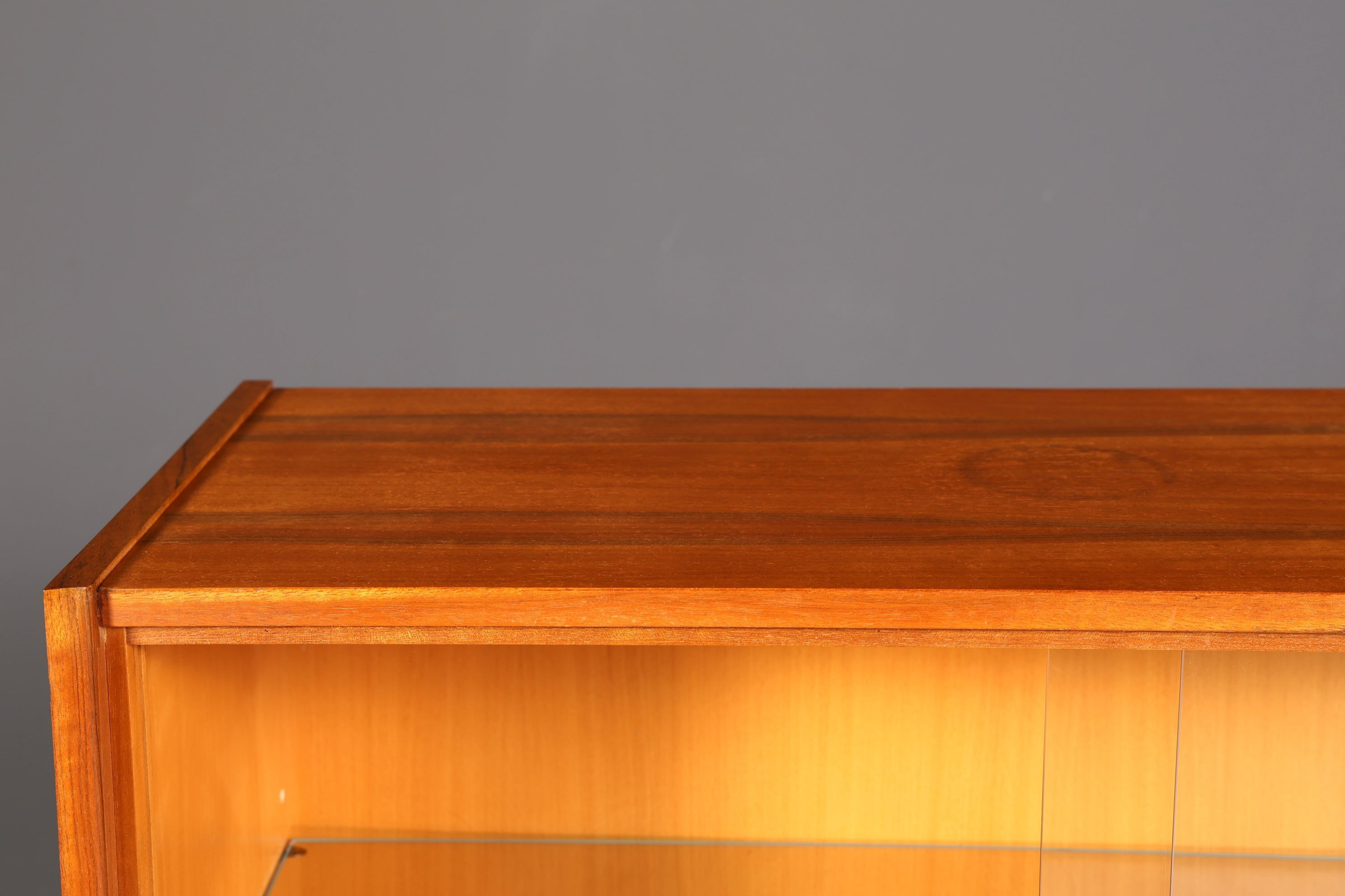 Wunderschöne Mid Century Vitrine Bücherschrank Vintage Glasvitrine Highboard Schrank 60er echt Holz