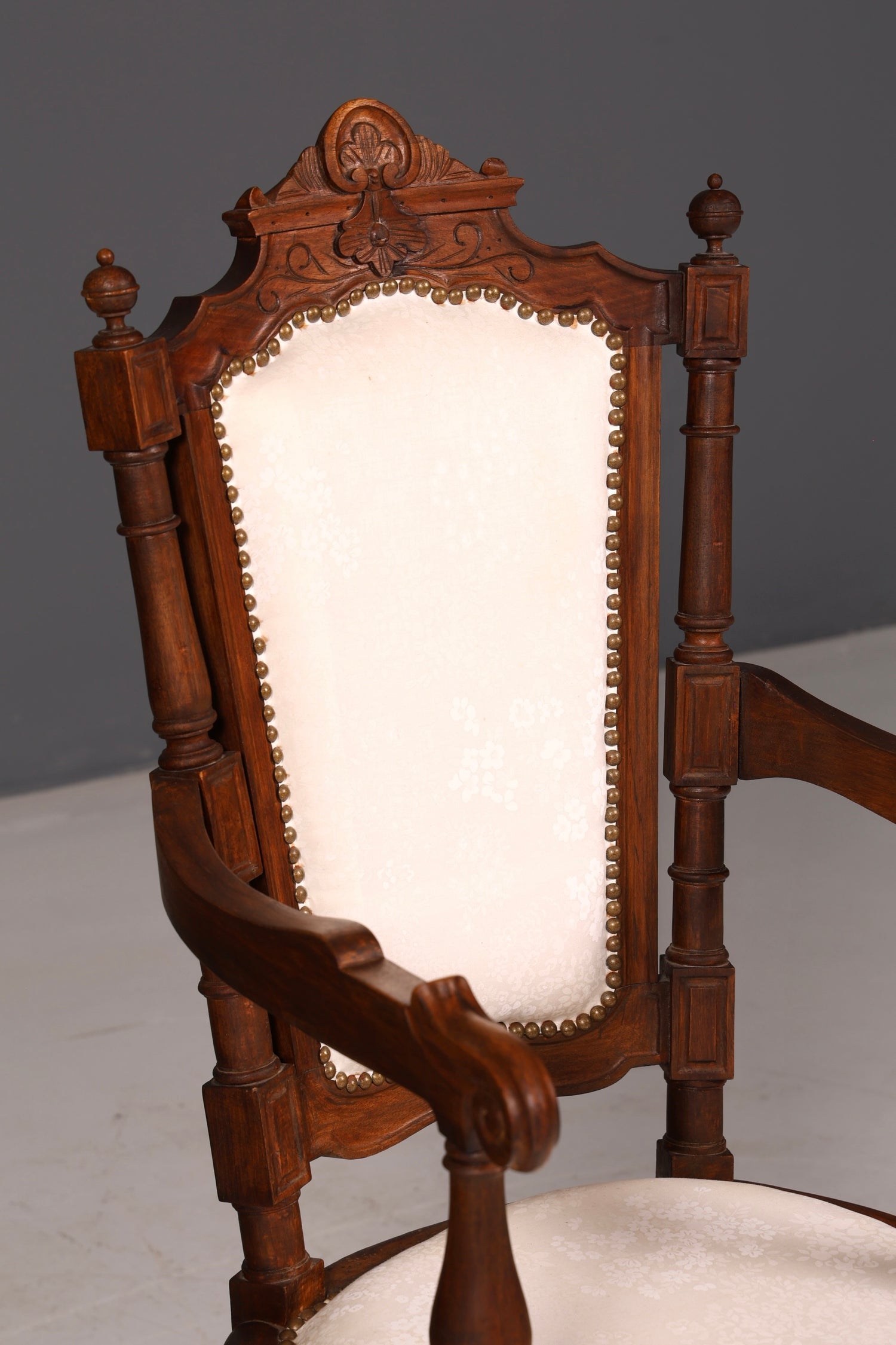 Élégant fauteuil de style néorenaissance, chaise ancienne de l’époque Gründerzeit, chaise de secrétaire, chaise de bureau, chaise rembourrée 2 sur 2