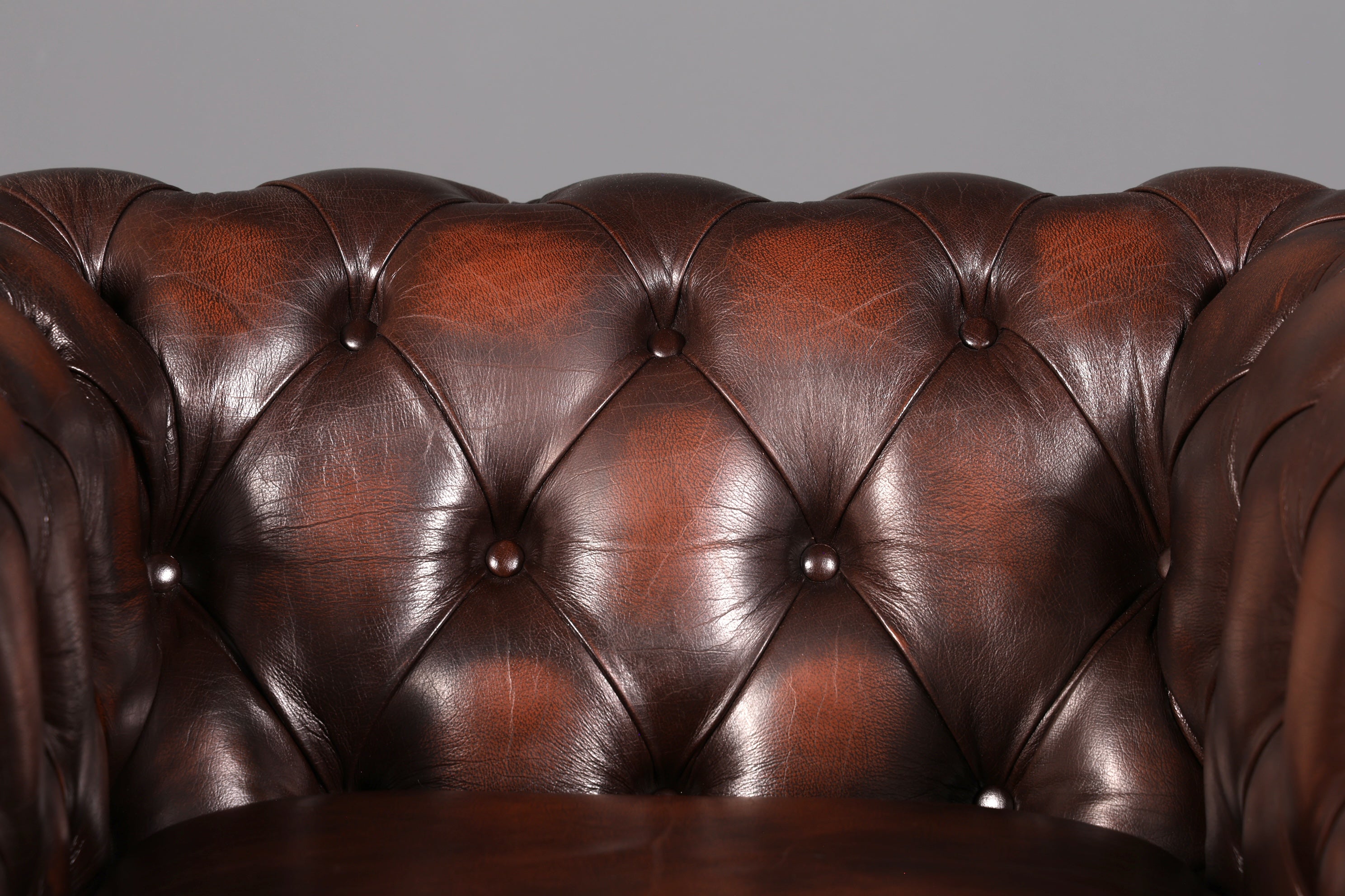Élégant fauteuil Chesterfield Centurion original, fauteuil anglais à accoudoirs, fauteuil de gentleman en cuir, Angleterre