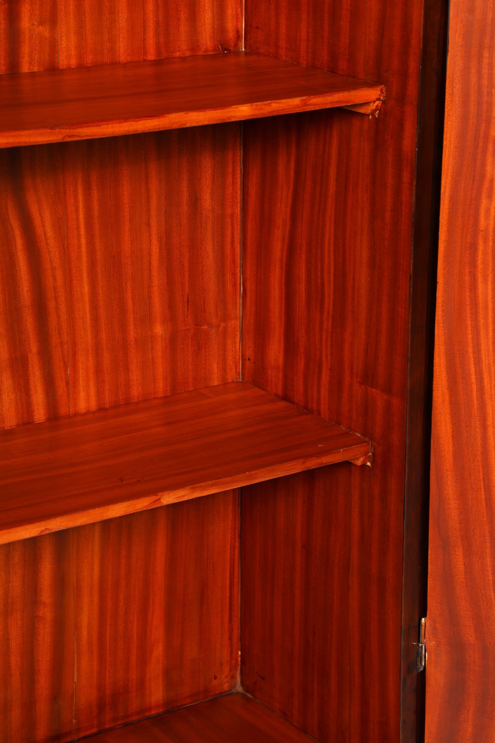 Magnifique meuble Art déco design, buffet haut, commode, vertiko, armoire à linge ou armoire d’entrée Sun