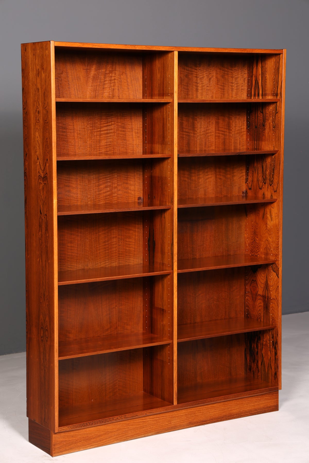 Magnifique étagère XXL originale Hundevad du milieu du siècle en palissandre, design danois, fabriquée au Danemark, bibliothèque vintage des années 1960