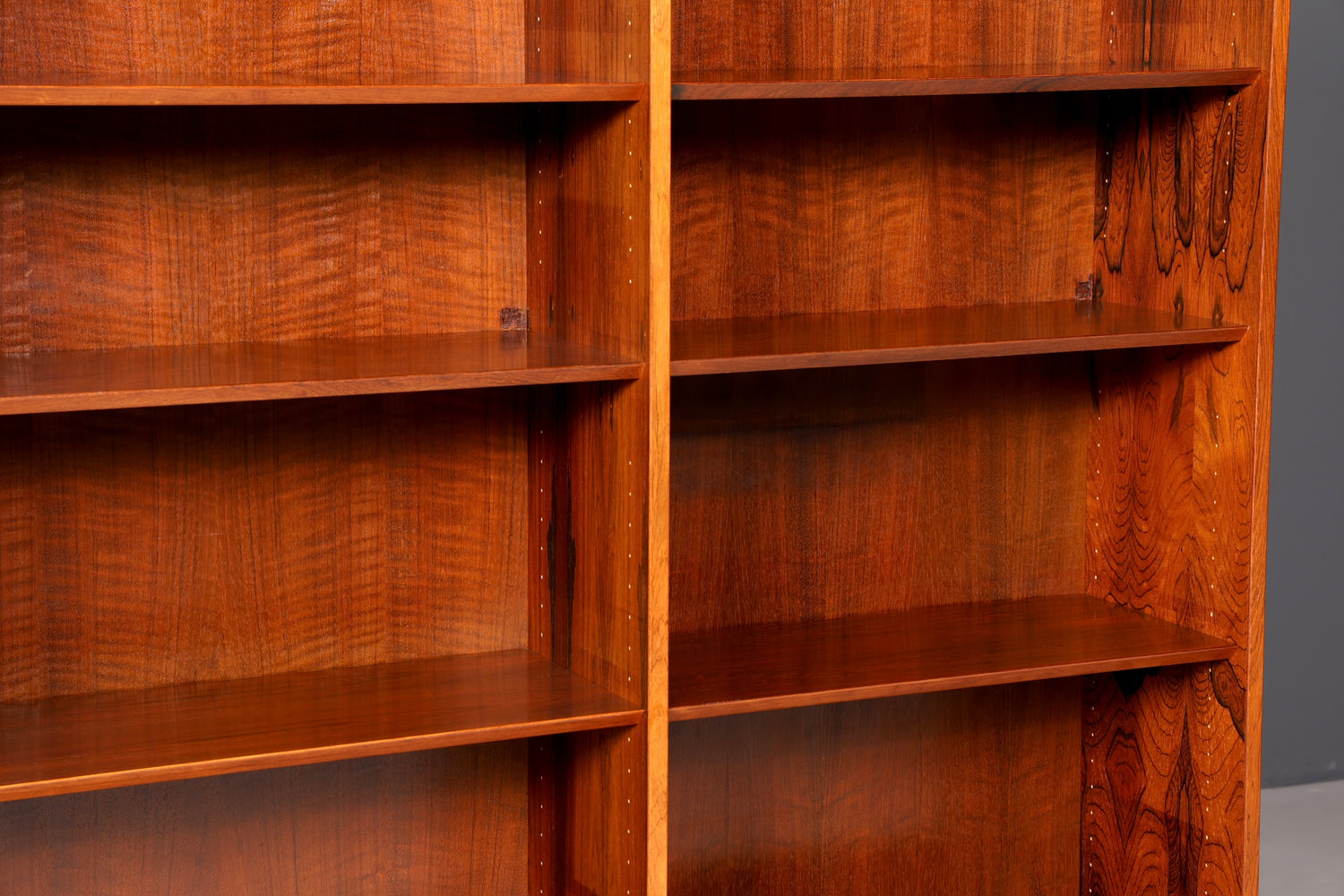 Magnifique étagère XXL originale Hundevad du milieu du siècle en palissandre, design danois, fabriquée au Danemark, bibliothèque vintage des années 1960