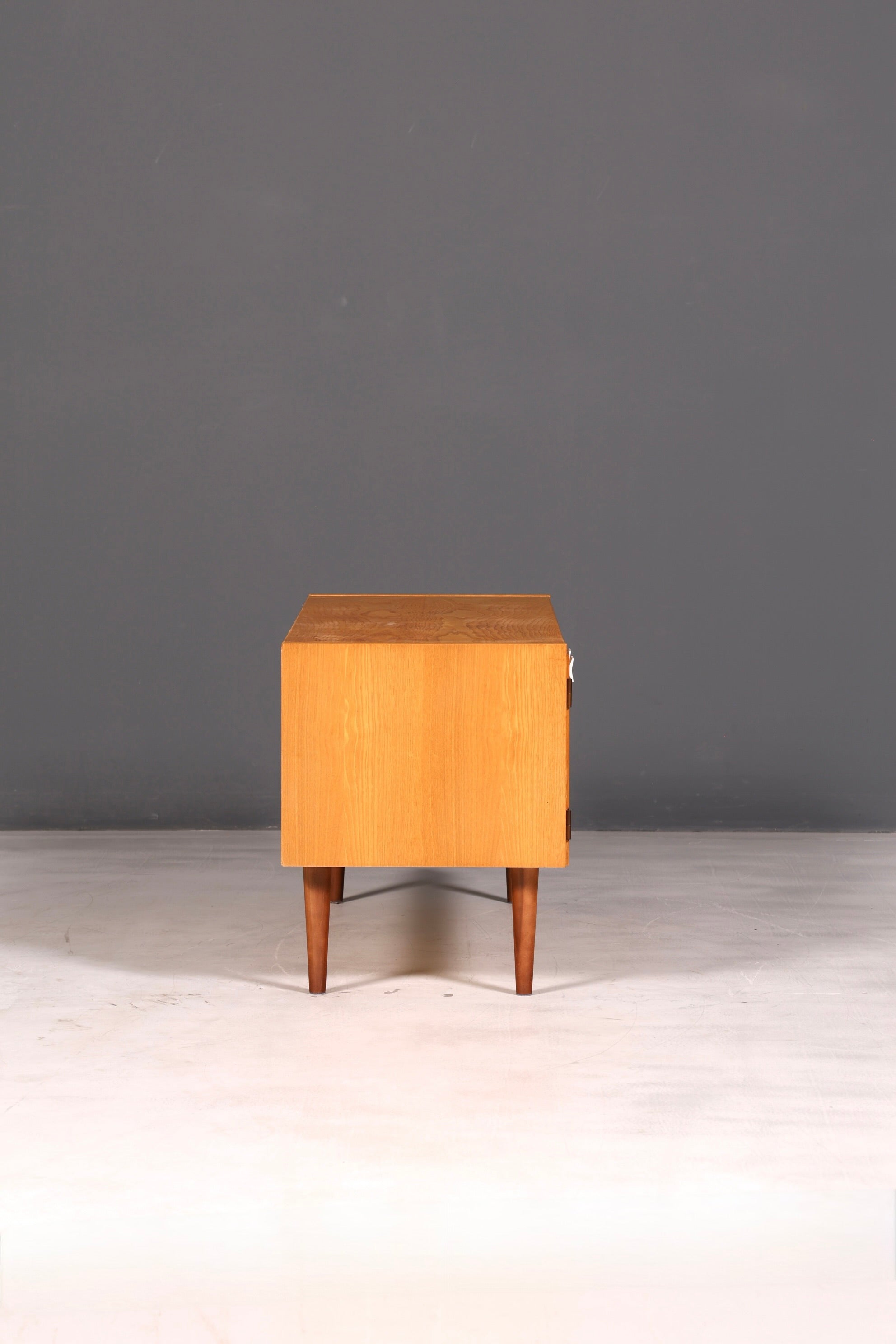 Magnifique commode Hellerau originale, modèle 427, style mid-century, meuble TV, buffet vintage en bois véritable