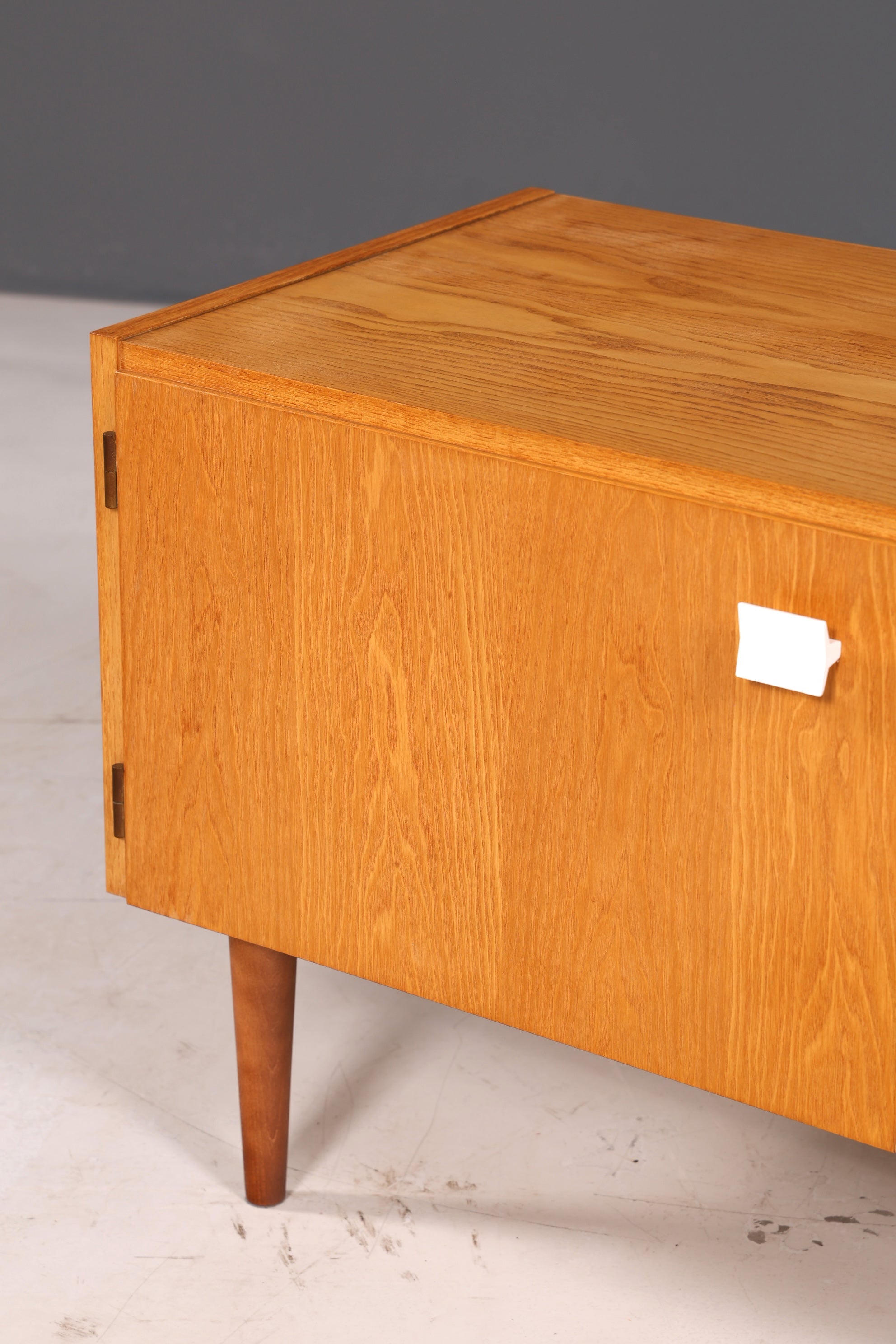 Magnifique commode Hellerau originale, modèle 427, style mid-century, meuble TV, buffet vintage en bois véritable