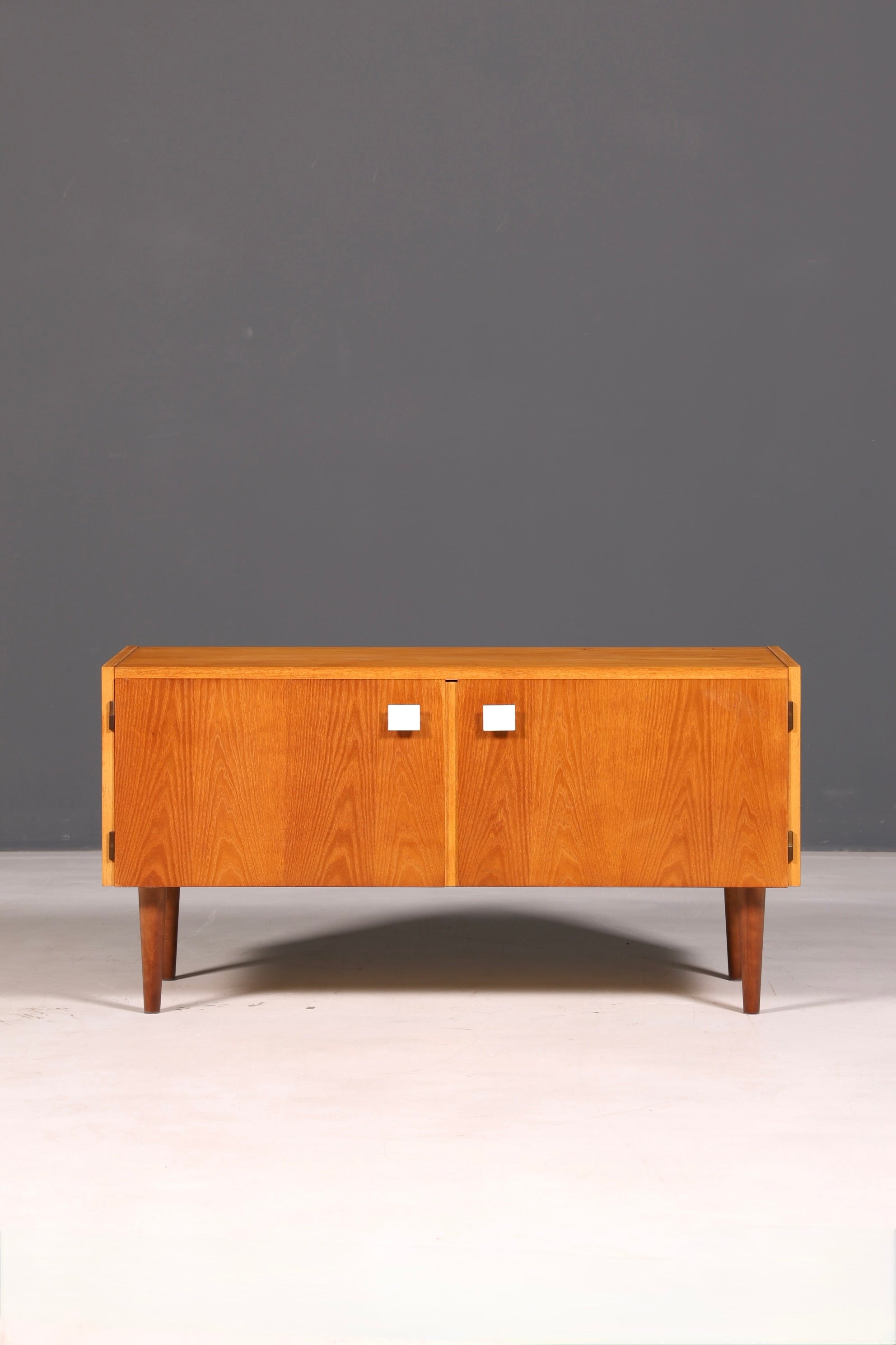 Magnifique commode Hellerau originale, modèle 427, style mid-century, buffet, meuble TV vintage en bois véritable