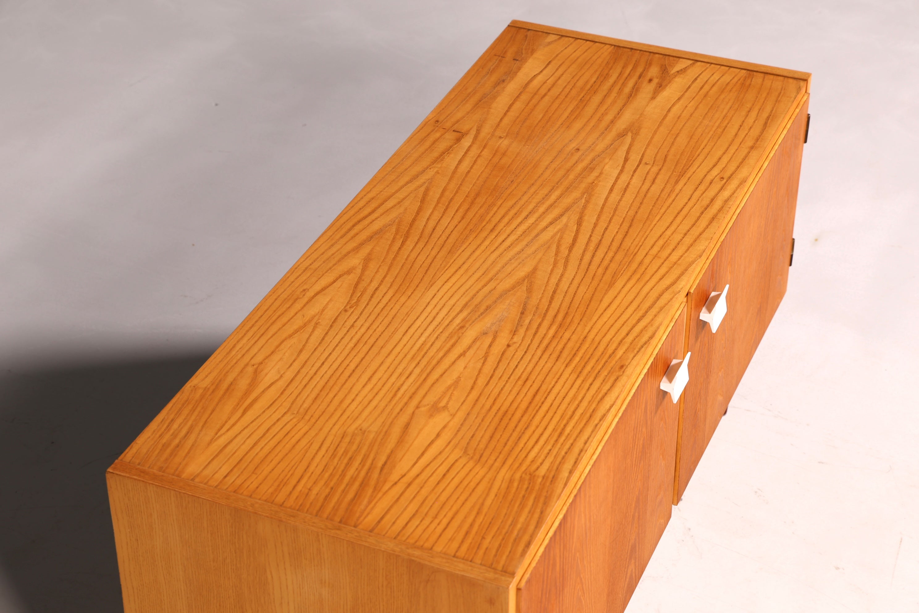 Magnifique commode Hellerau originale, modèle 427, style mid-century, buffet, meuble TV vintage en bois véritable