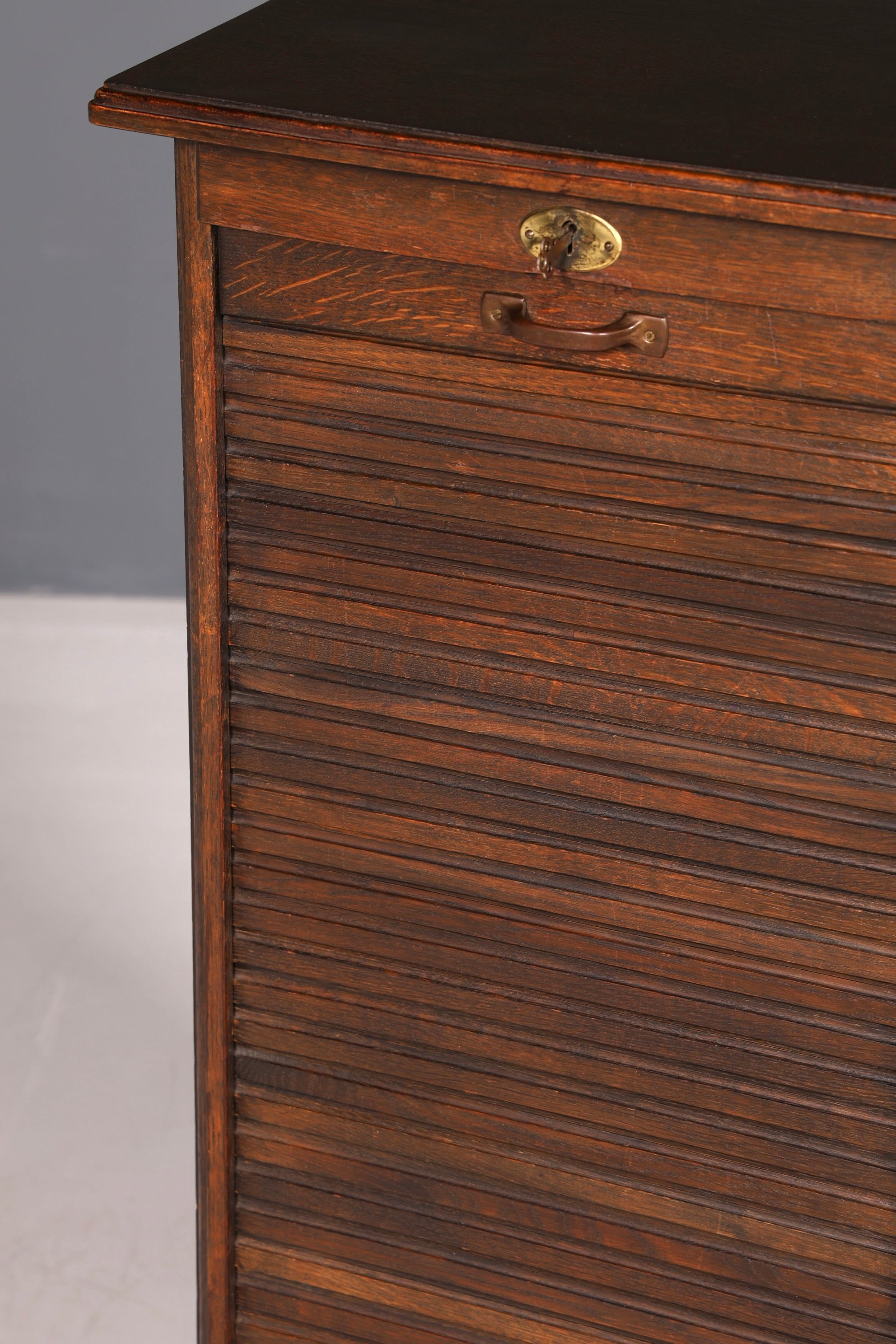 Armoire à rideau Bauhaus sobre armoire à jalousie armoire à dossiers Art déco armoire de bureau ancienne vintage