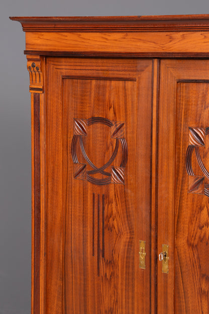 Wunderschöner Jugendstil Schrank Antik um 1880 Eiche Kleiderschrank Dielenschrank Wäscheschrank Massivholz