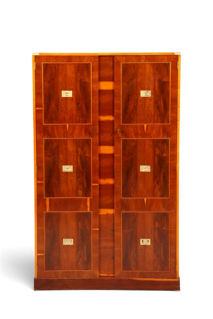 Hauptstadt Möblerei maritimer Military-Chest-Schrank aus Eibenholz mit versenkten Messinggriffen im Kolonialstil