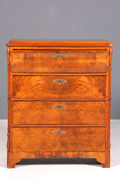 Beautiful Louis Philippe chest of drawers, walnut, Biedermeier style, circa 1890