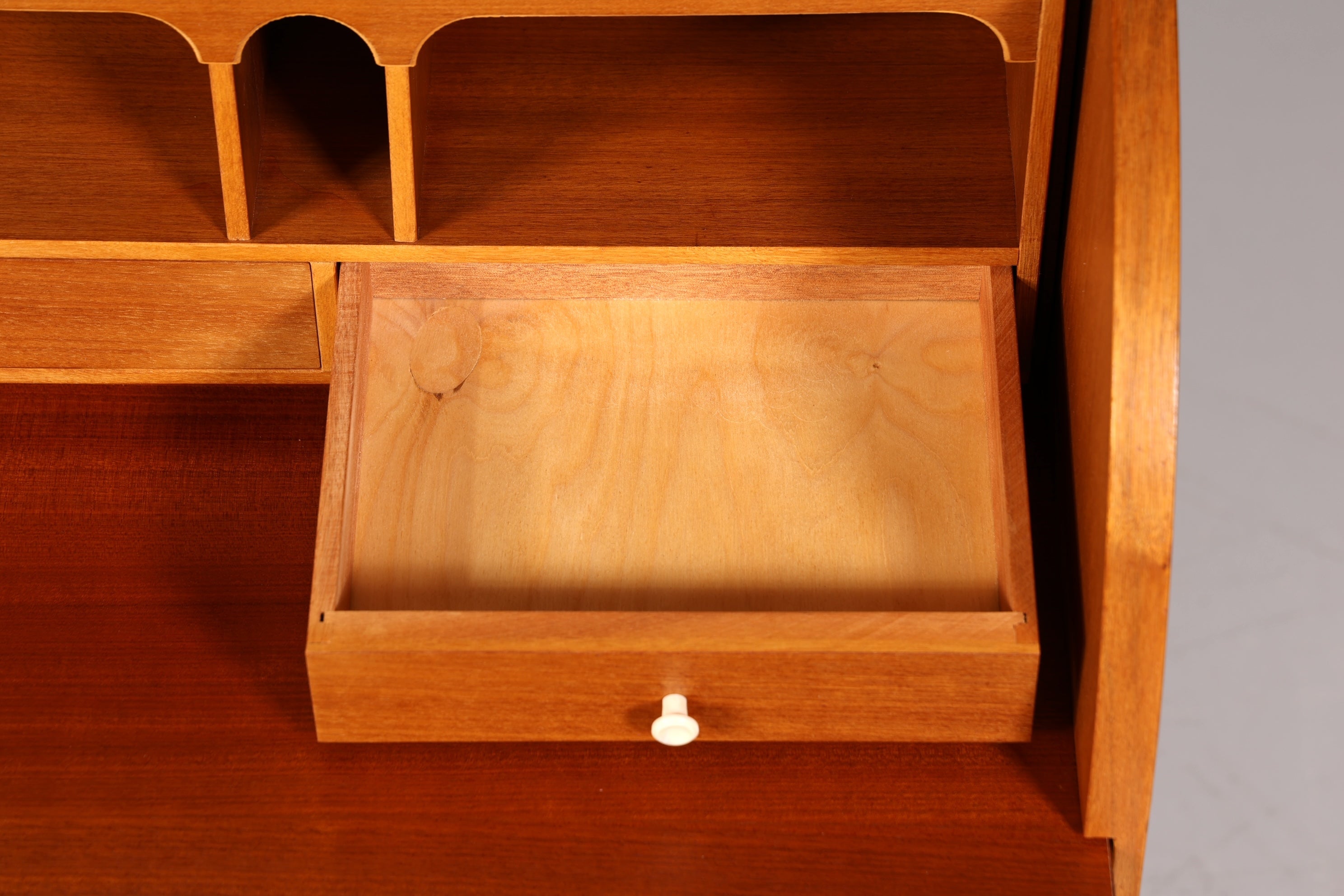 Stilvoller Mid Century Rollladen Sekretär echt Holz Büro Schrank Vintage Schreibkommode