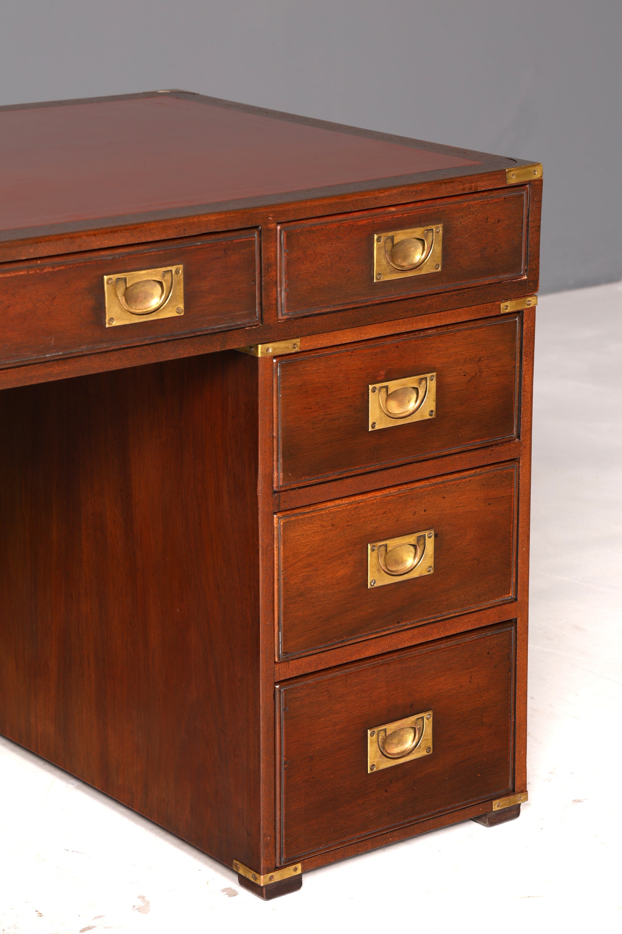 Edler Maritimer Schreibtisch Englischer Military Chest Bürotisch Office Table echt Lederauflage