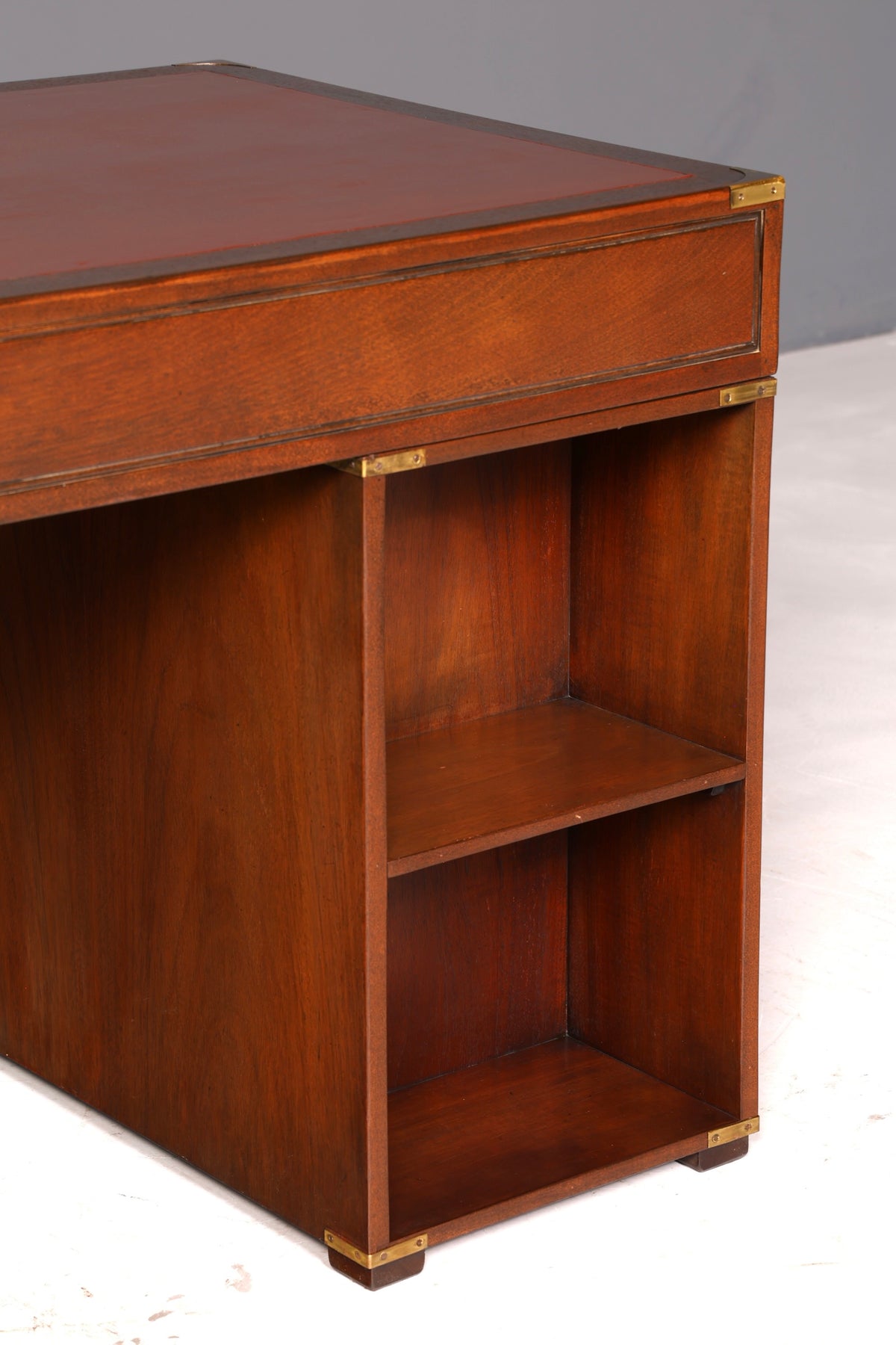 Edler Maritimer Schreibtisch Englischer Military Chest Bürotisch Office Table echt Lederauflage