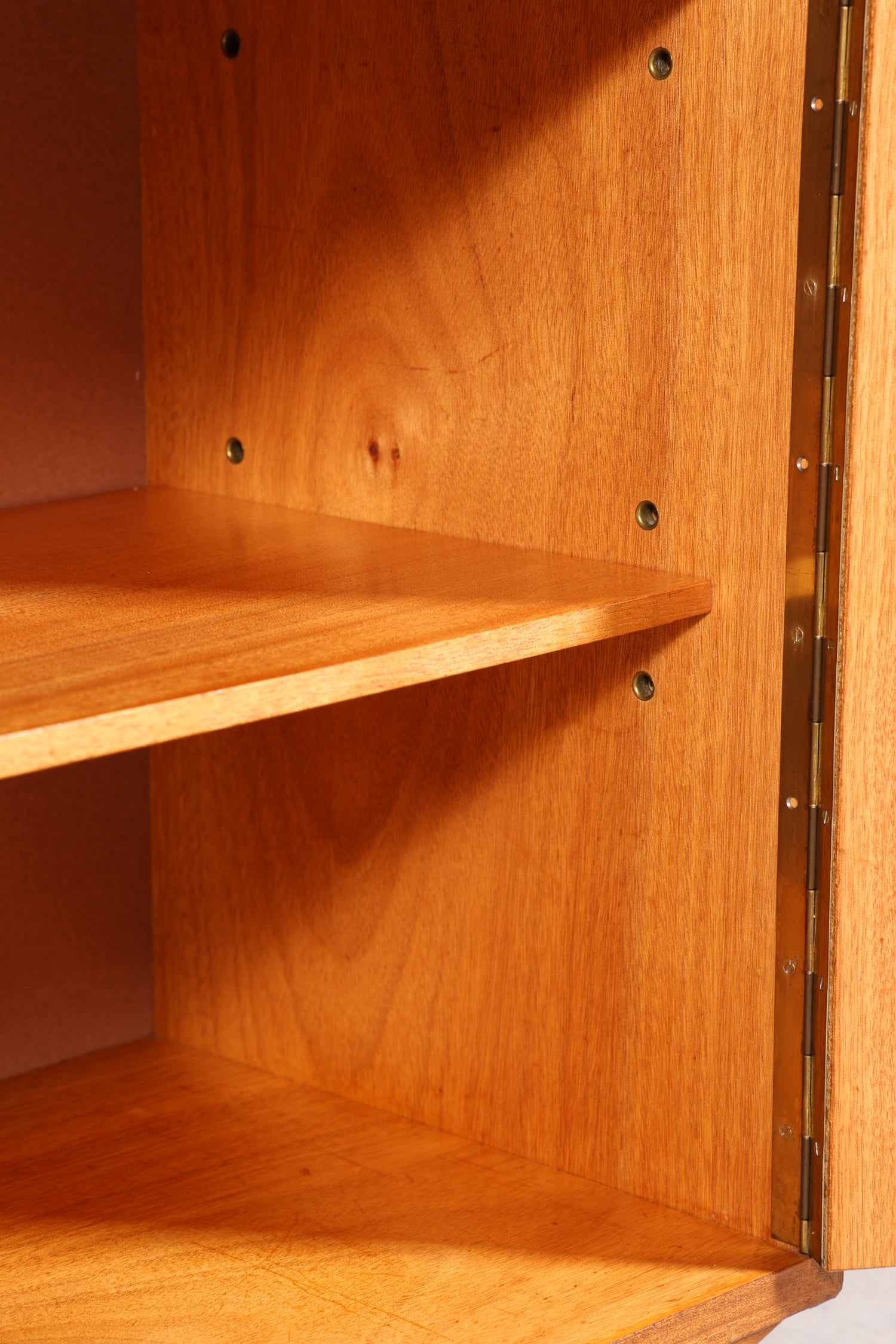 Wunderschöner Mid Century Schrank 60er Jahre Bücherregal Aktenschrank Wäscheschrank 1 von 2