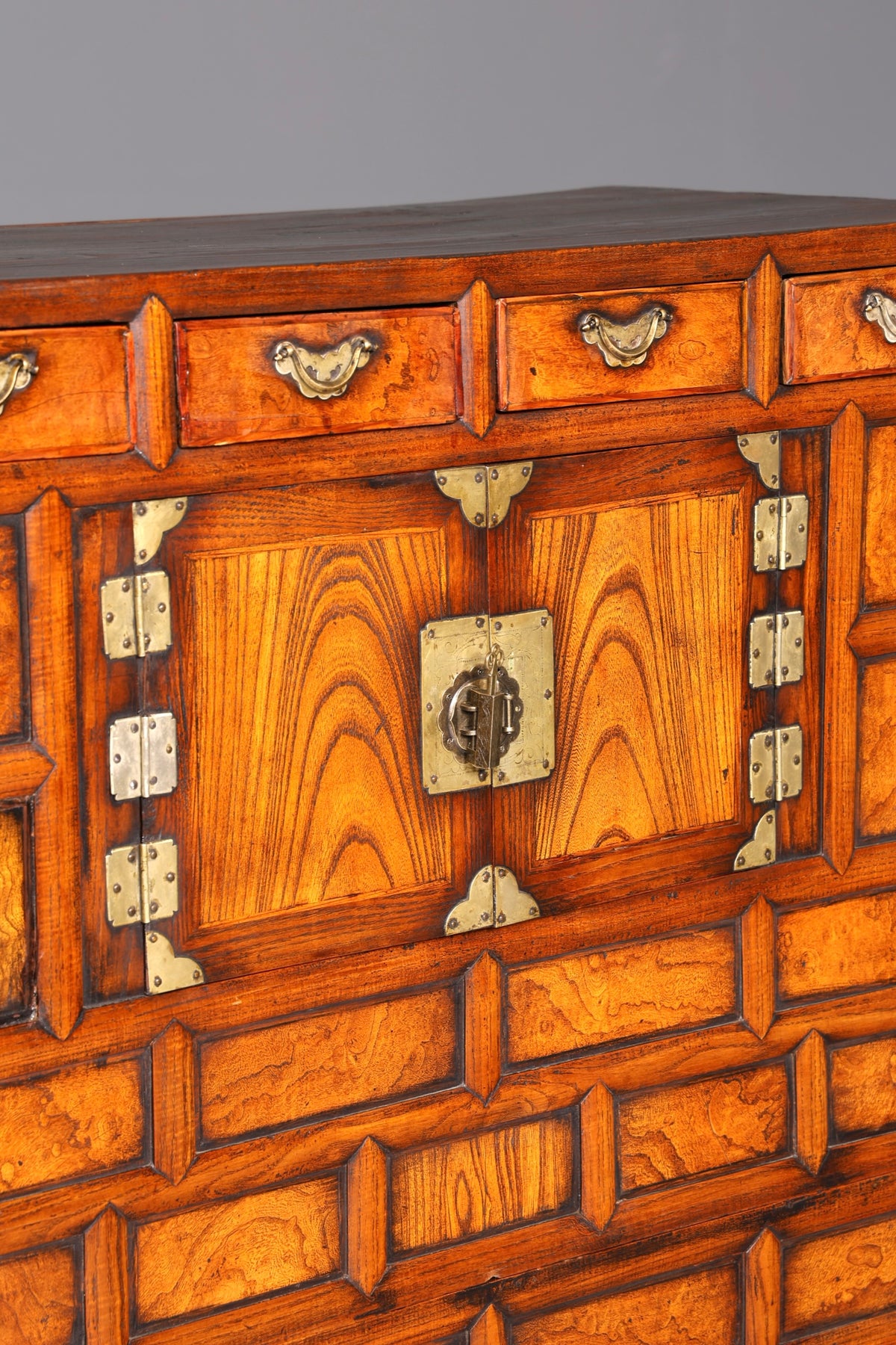 Wunderschöner Asiatischer Schrank Kabinettschrank Antik Kommode Messing echt Holz Vertiko