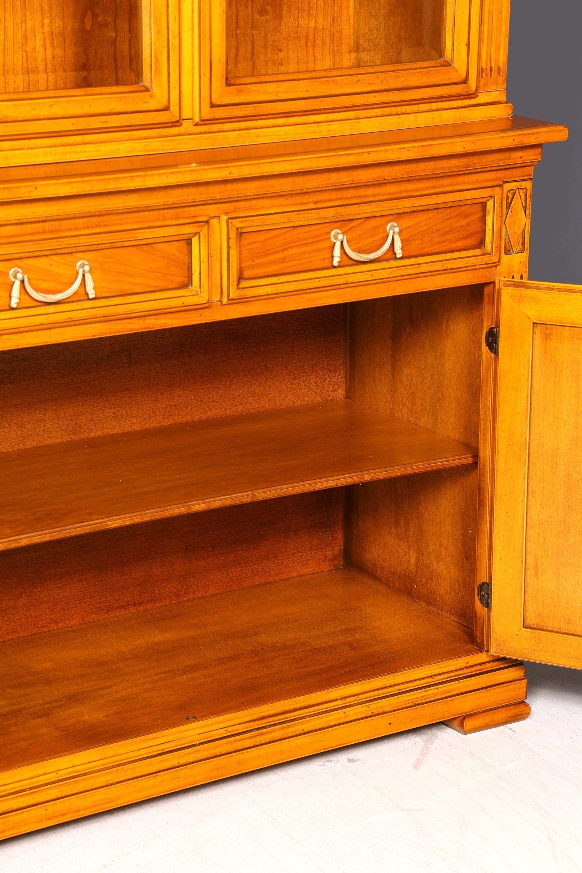 Traumhafte Original Selva Vitrine Villa Borghese Antik Massivholz Buffet Schrank Bibliothek Glasvitrine Made in Italy