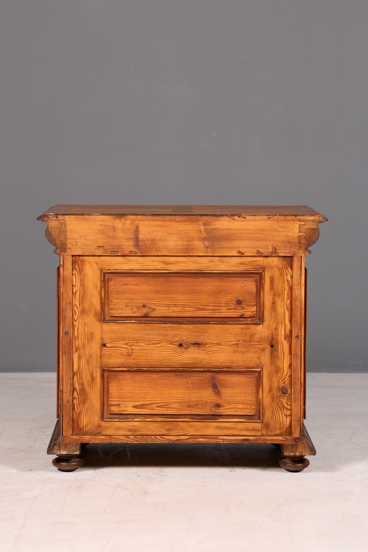 Magnifique armoire de l’époque Gründerzeit, buffet bas, commode ancienne Louis-Philippe, vaisselier, vertiko