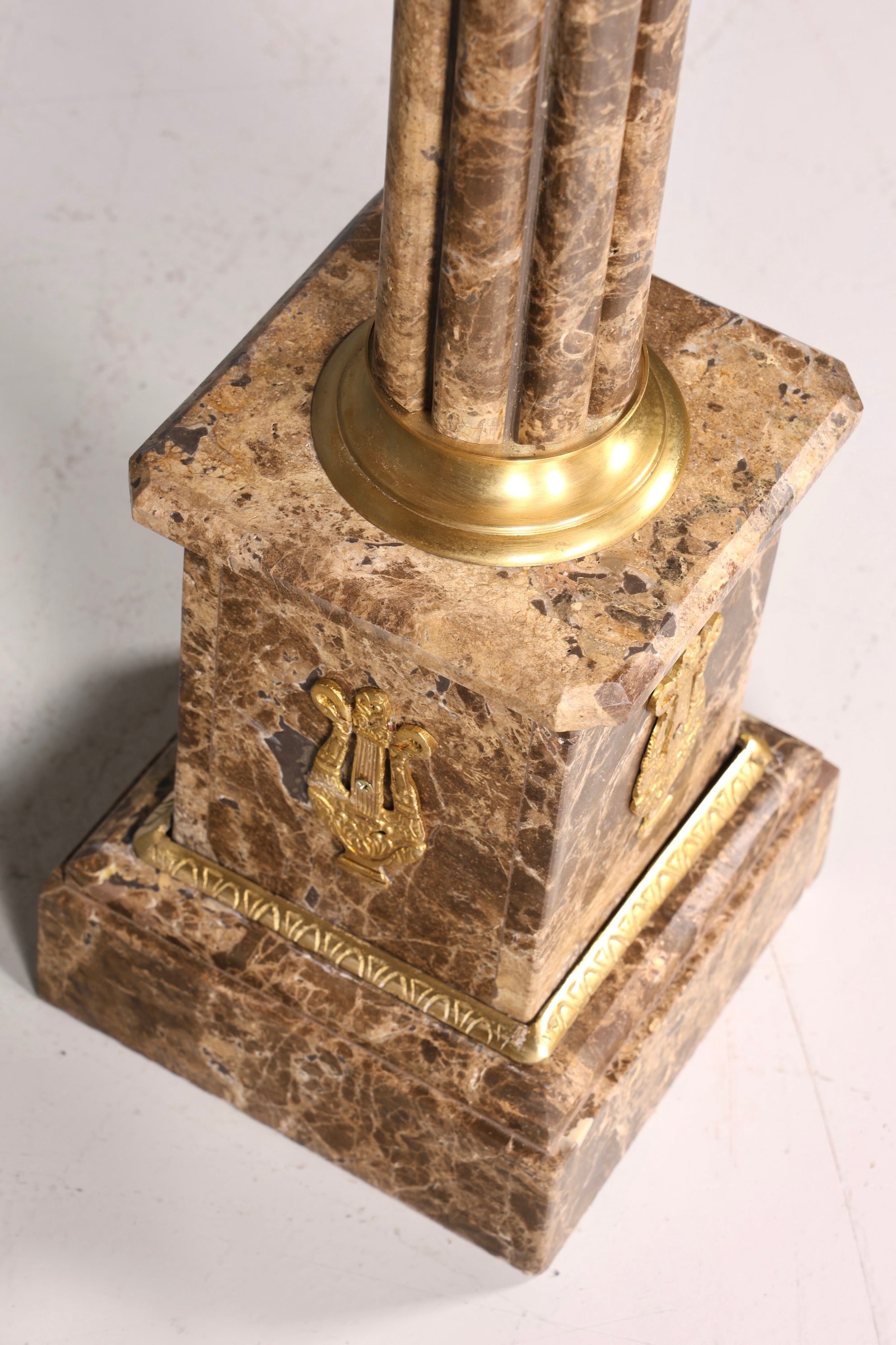 Edle Barock Stil Säule Marmor Louis XV Blumensäule Naturstein Sockel Ablage