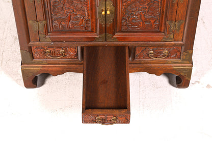Edle Asiatische Kommode Schnitzereien Antik Korea Schrank Beistellschrank Messingbeschläge Holz Vintage