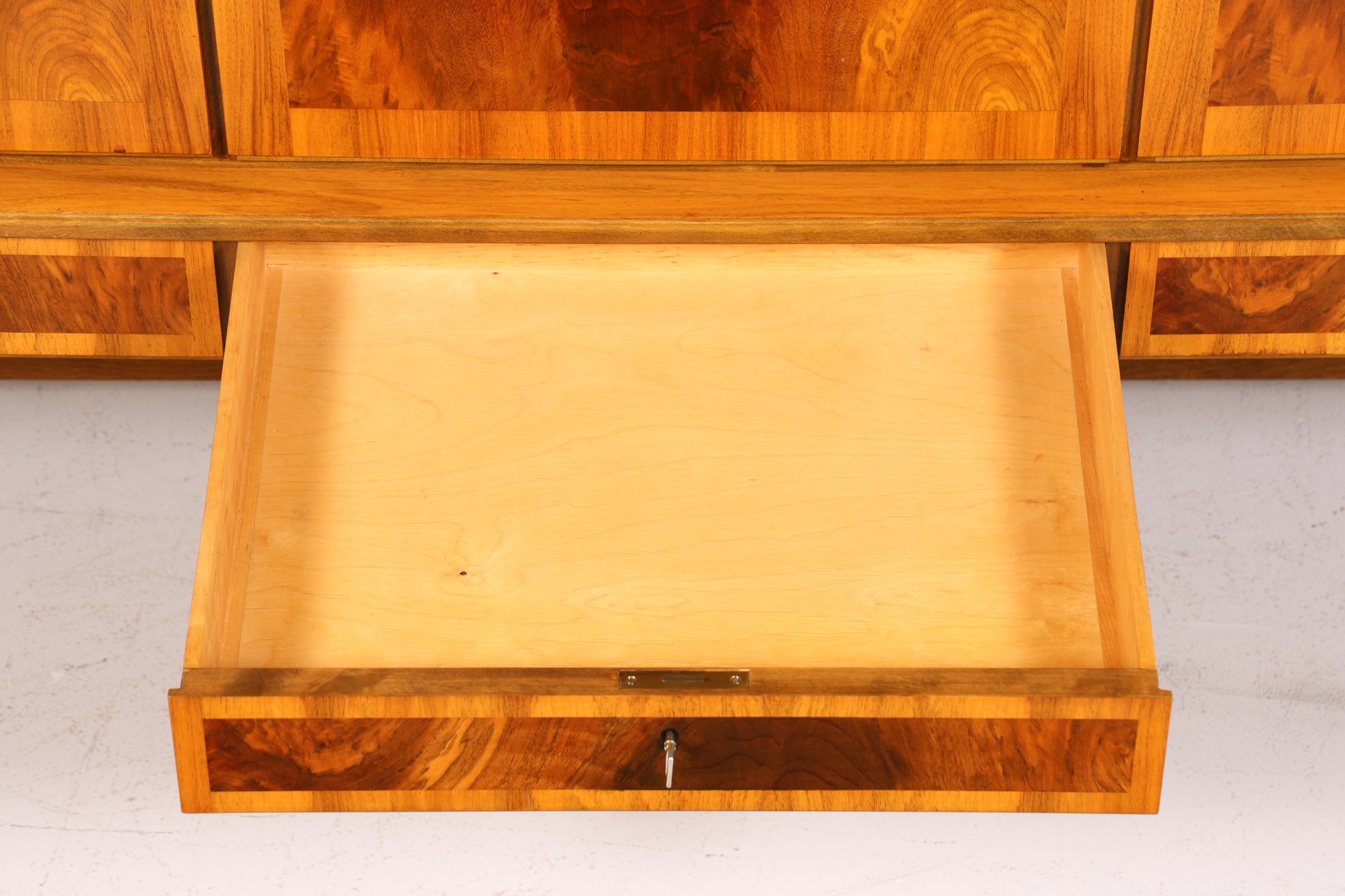 Traumhaftes Mid Century Highboard Schrank Büro Kommode Aktenschrank Wäscheschrank 60er Jahre