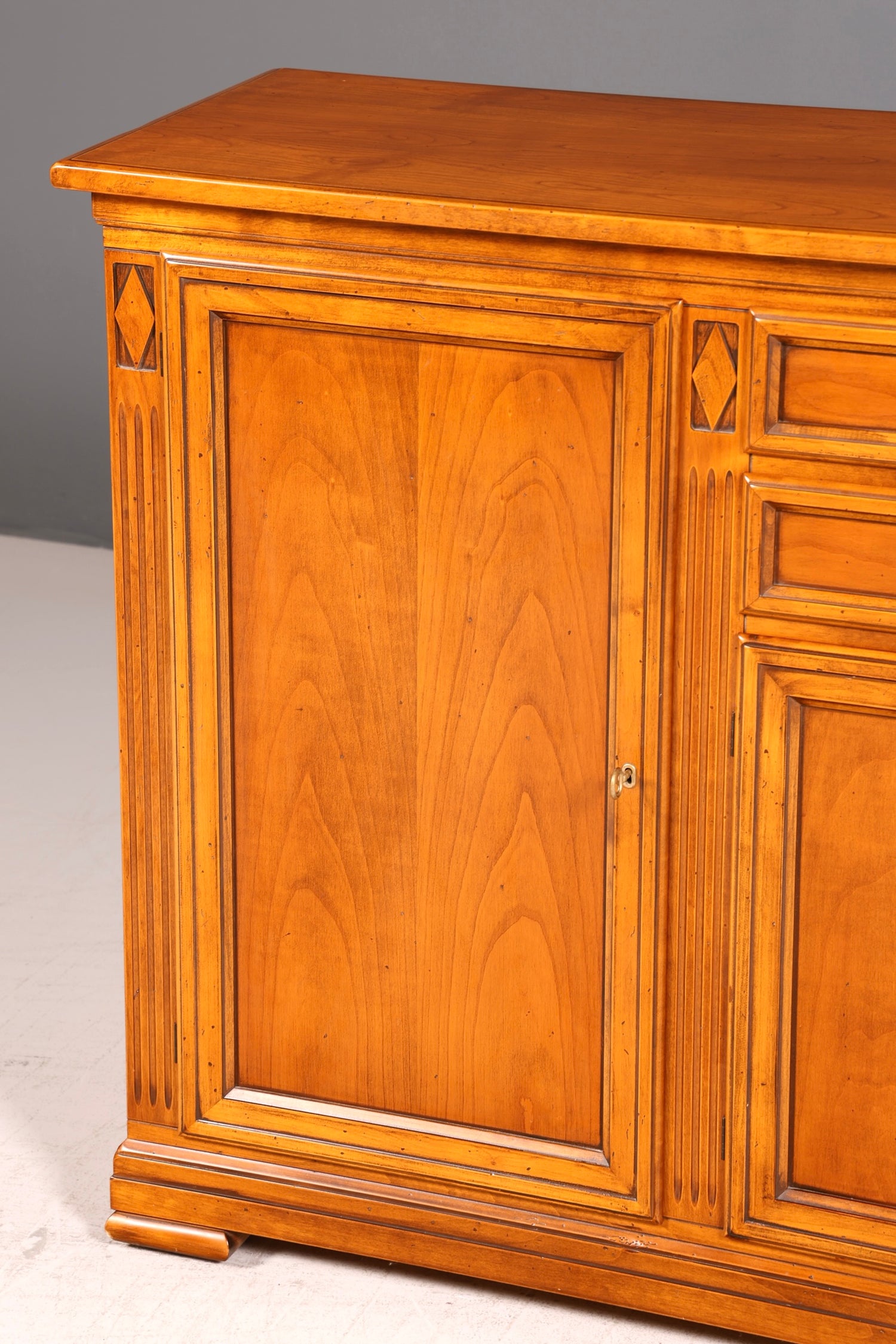 Stilvolles Original Selva Sideboard Villa Borghese Antik Stil Schrank Kommode Buffet Anrichte Massiv Made in Italy
