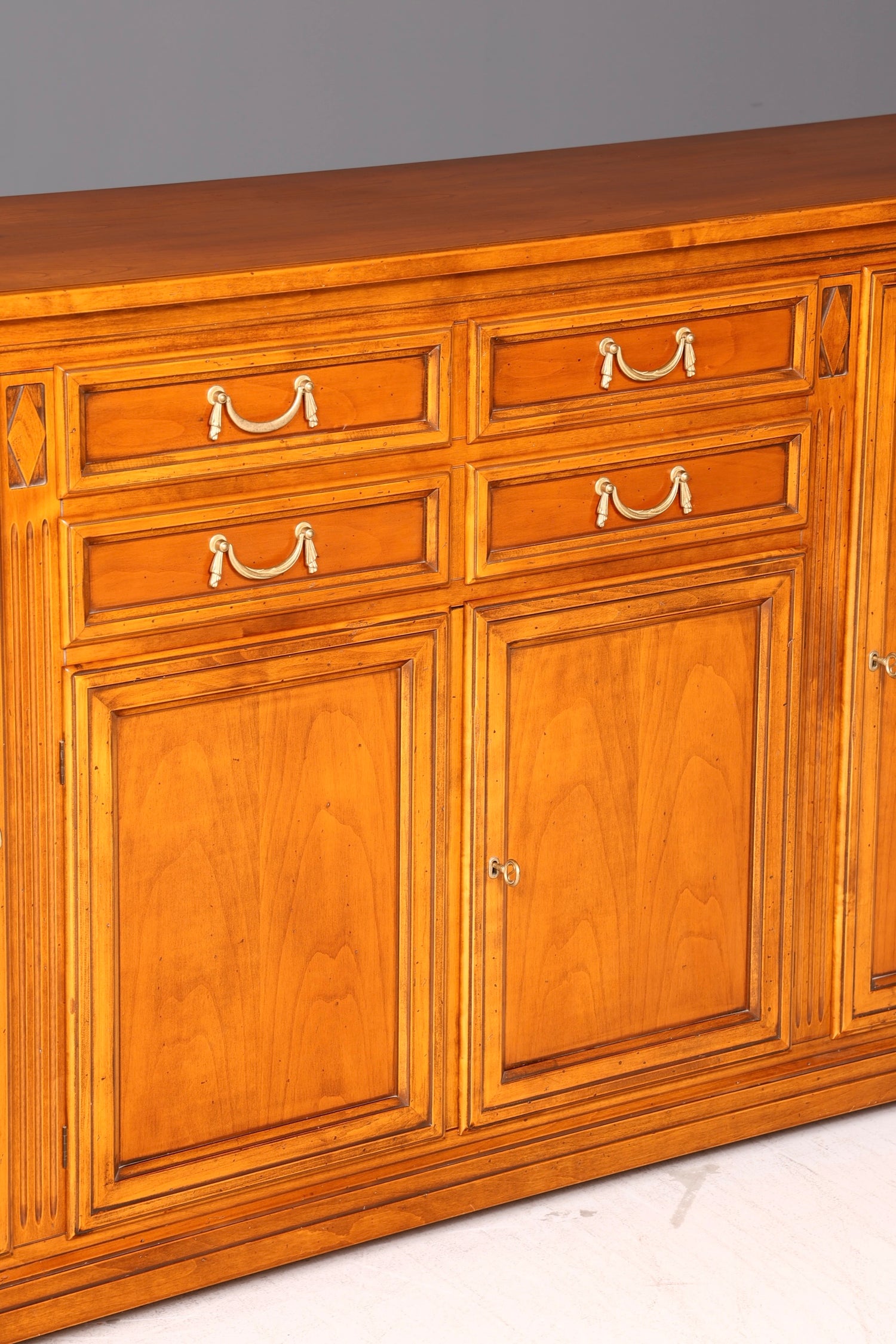 Stilvolles Original Selva Sideboard Villa Borghese Antik Stil Schrank Kommode Buffet Anrichte Massiv Made in Italy