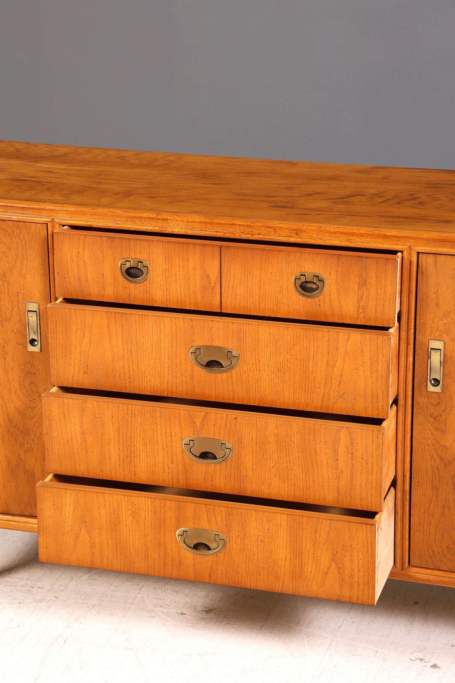 Stilvolles Drexel Heritage Sideboard USA Antik Stil Kommode Art Deco Schubladenkommode Massiv Echt Holz Vintage Wäschekommode
