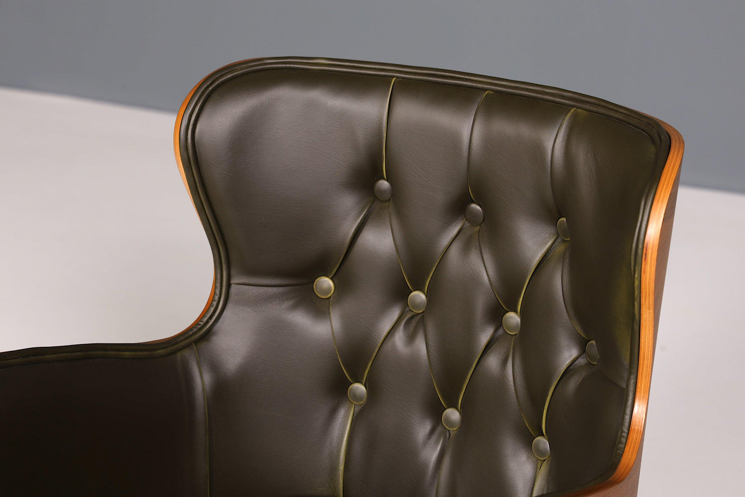 Chesterfield Büro Armlehnstuhl "Leon-Office" Nussbaum grün