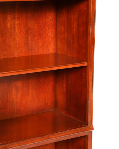 Hauptstadt Möblerei Drexel Heritage Bücherregal aus massivem Holz mit warmer Maserung im klassischen Vintage-Stil