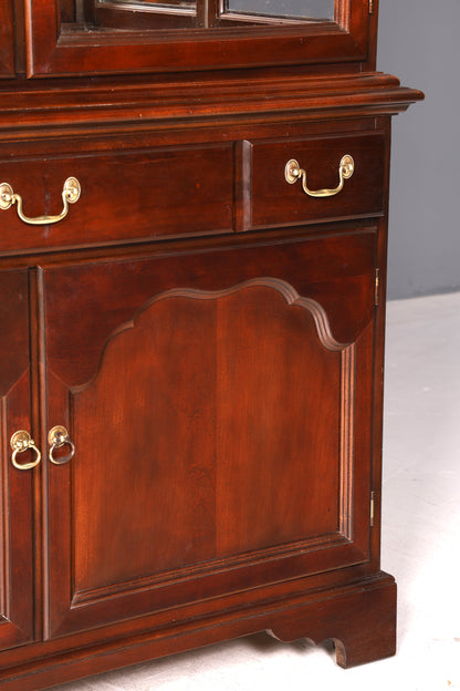 Wunderschöne Original Drexel Heritage Vitrine Bücherschrank USA Antik Schrank Buffet Regal Glasvitrine Massiv Holz Vintage