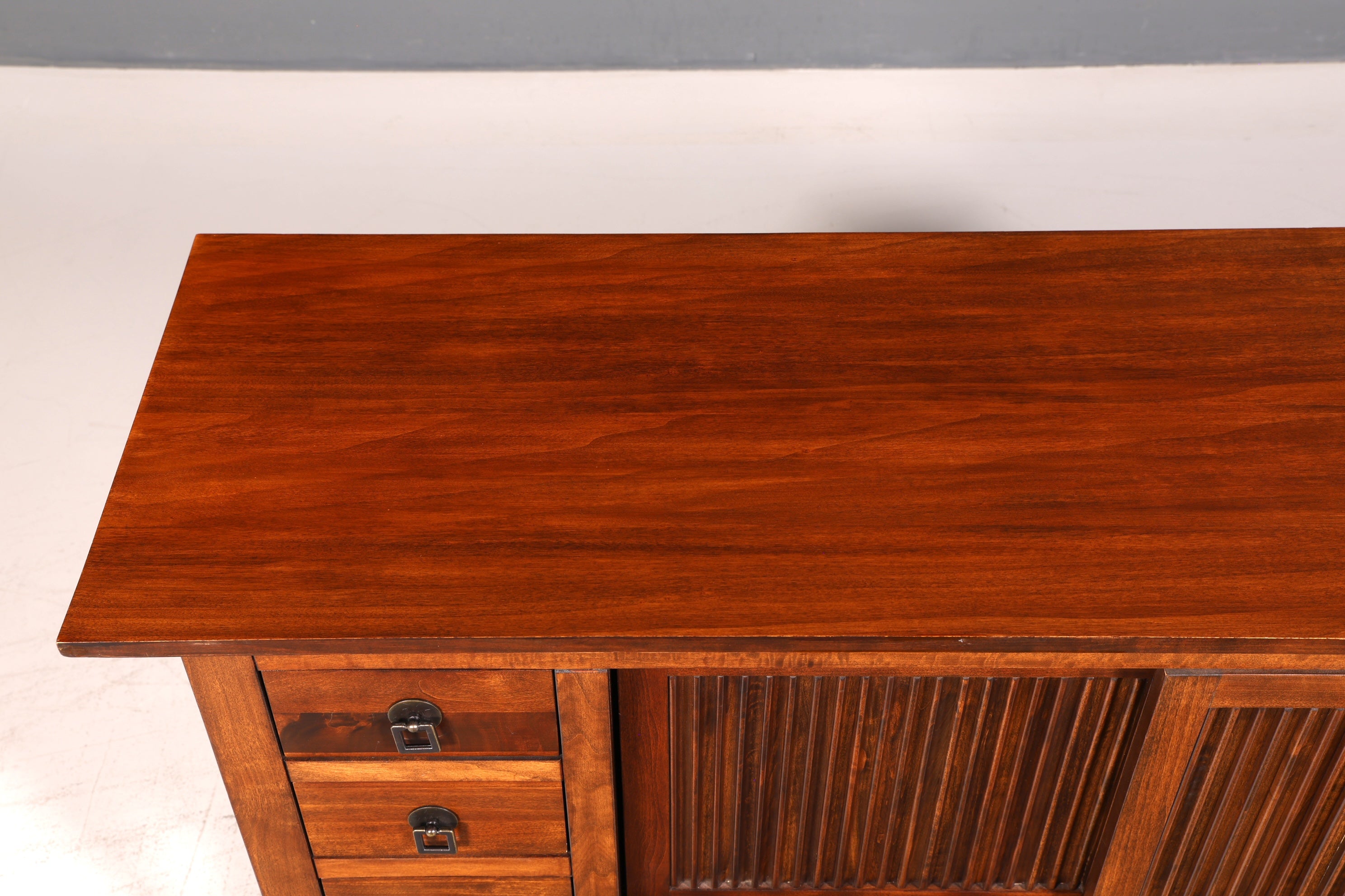 Wunderschönes Kolonial Stil Sideboard Englisch Echt Holz TV Schrank Anrichte Buffet Kommode Vintage