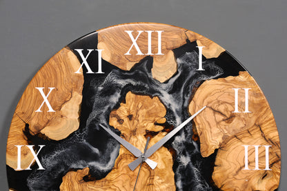Belle horloge murale artisanale en résine époxy, motif olivier, horloge analogique en époxy noir