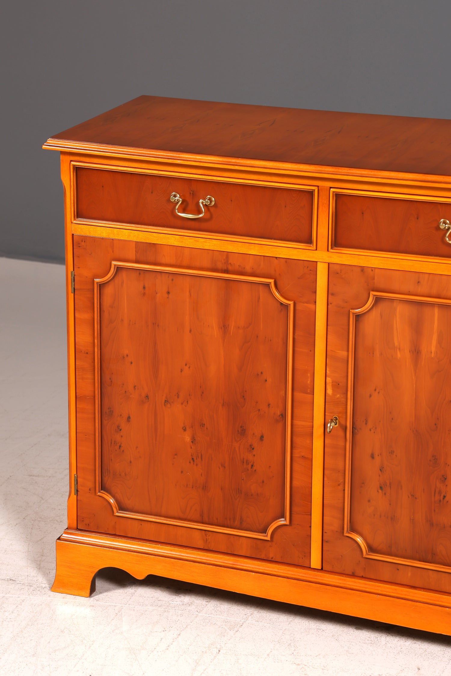 Wunderschönes Englisches Sideboard Buffetschrank 60s Kommode Anrichte Schrank Echt Holz Highboard Vintage