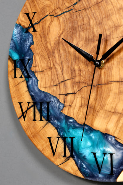Horloge murale exclusive faite à la main en résine époxy, horloge olivier, horloge analogique en époxy