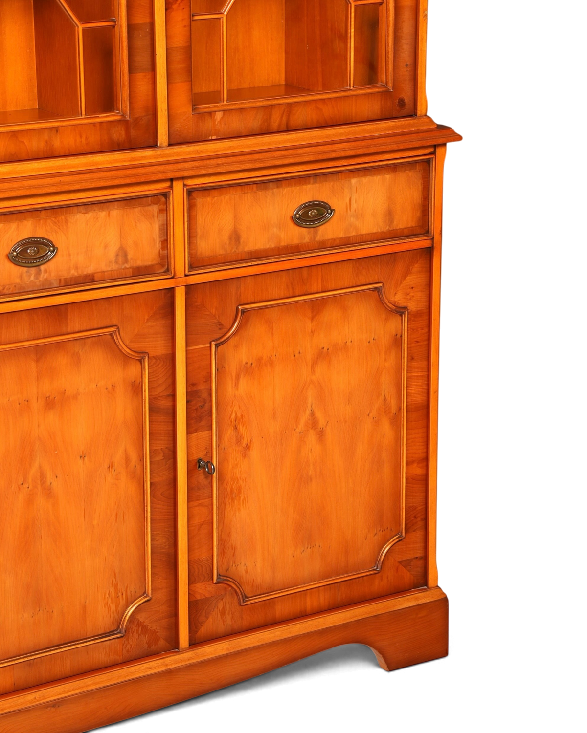 Hauptstadt Möblerei Heldense Vitrine aus Eibenholz mit Schubladen und Glastüren im antiken Stil