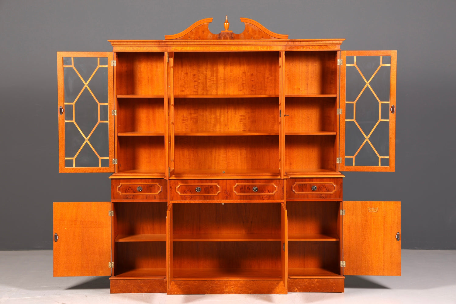 Wunderschöne Englische Vitrine Bücherschrank Buffet 60s Glasvitrine Bibliothek Regal Schrank Vintage