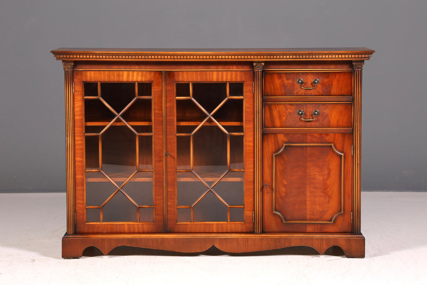 Wunderschönes Englisches Sideboard Mahagoni Echt Holz Vitrine Antik Regal Schrank Glasvitrine Kommode Vintage