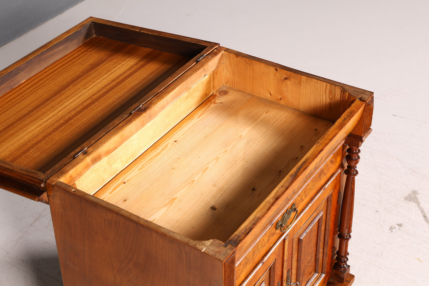 Wunderschöner Gründerzeit Schrank Louis Philippe Nussbaum Kommode um 1880 Vertiko Highboard Antik