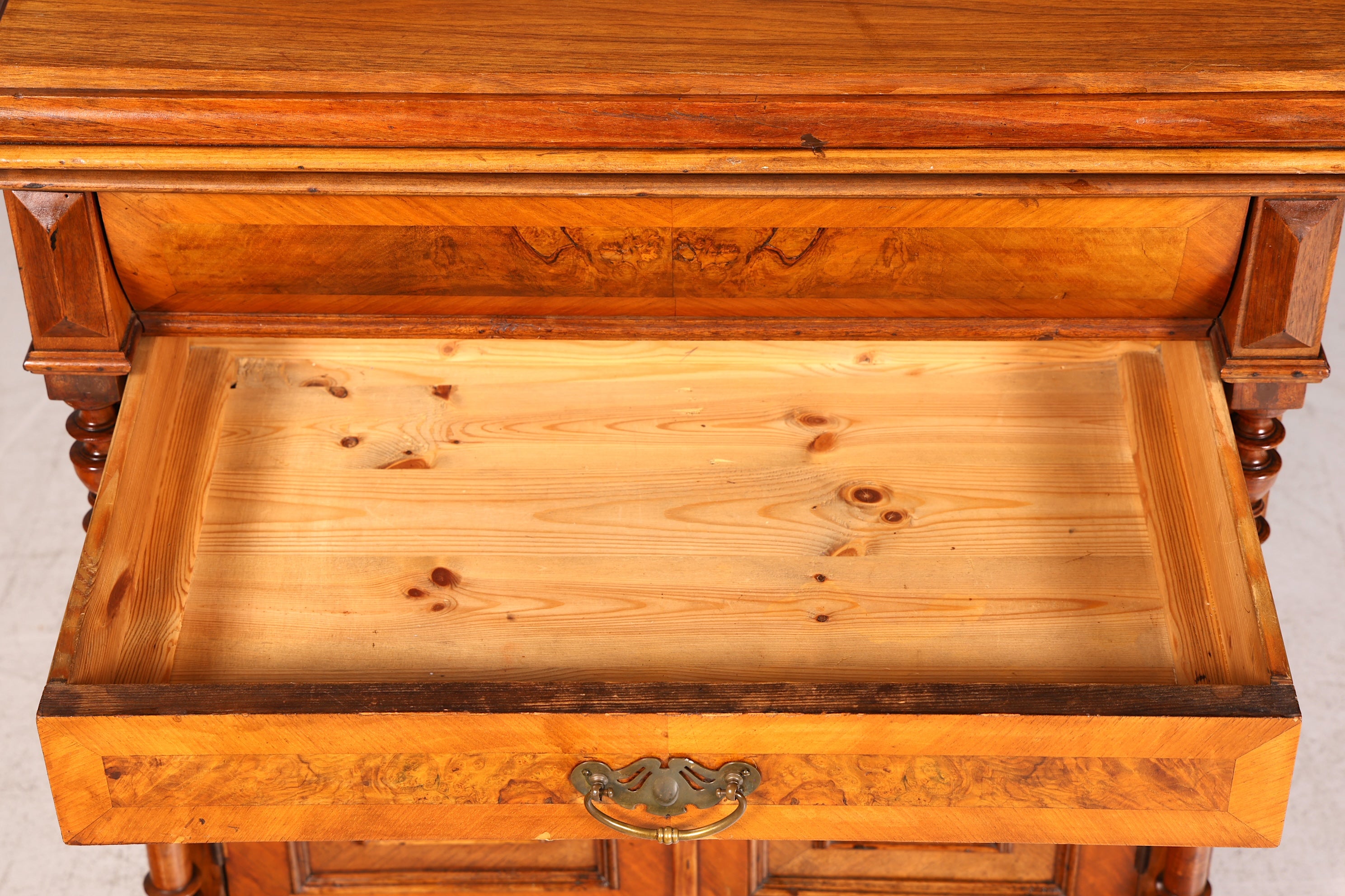 Wunderschöner Gründerzeit Schrank Louis Philippe Nussbaum Kommode um 1880 Vertiko Highboard Antik